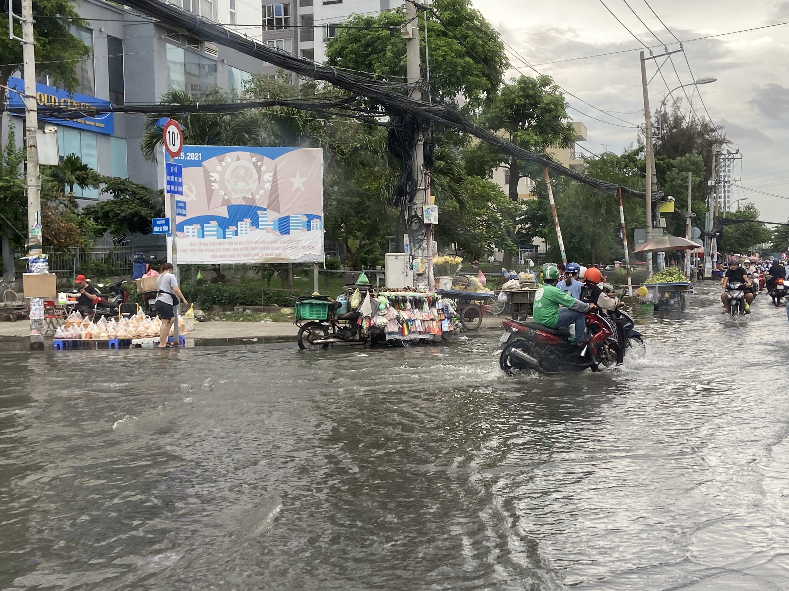 Trieu cuong o TP.HCM anh 2