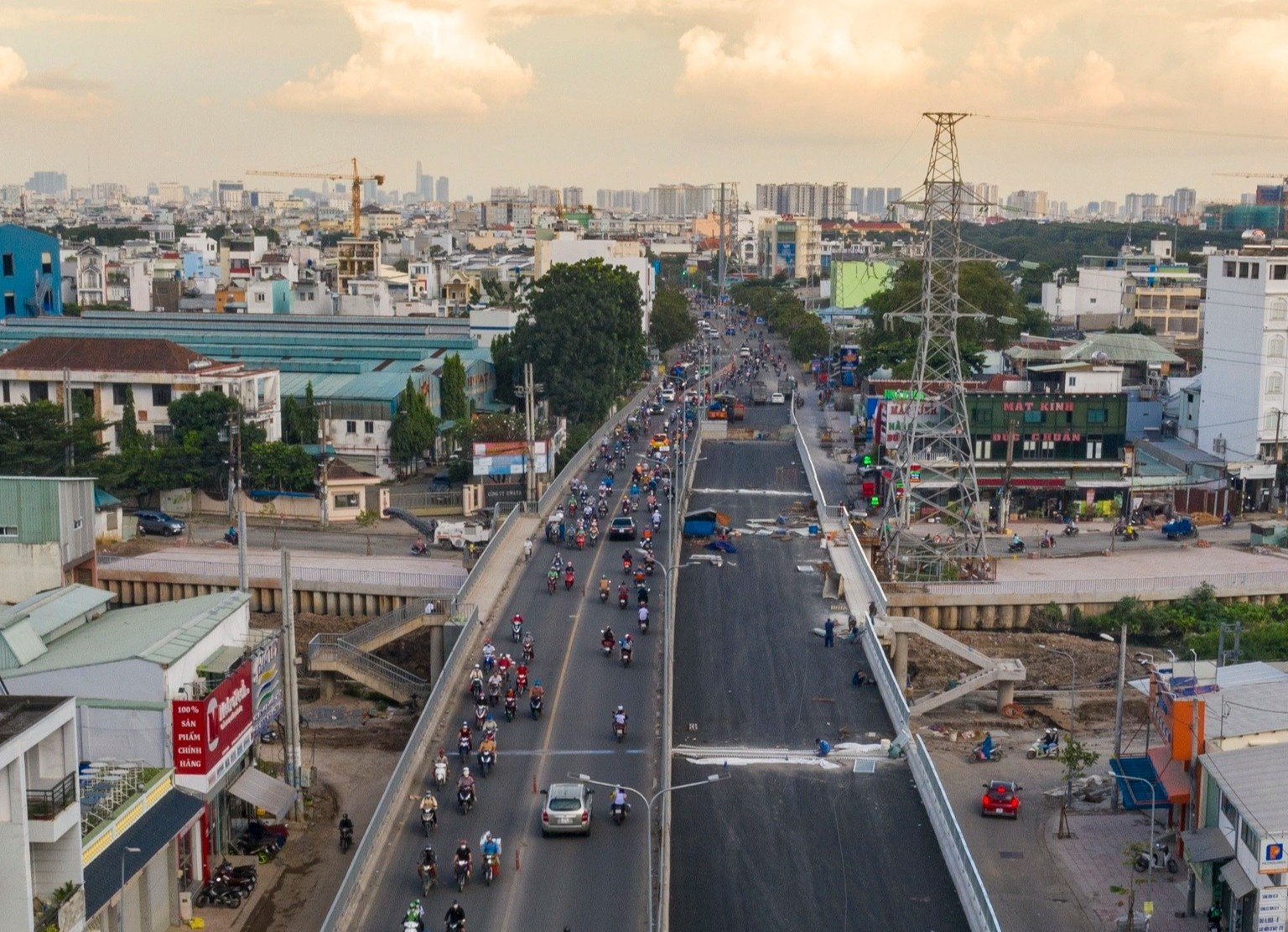Hoan thanh cay cau 500 ty giap hai quan cua ngo TP.HCM hinh anh