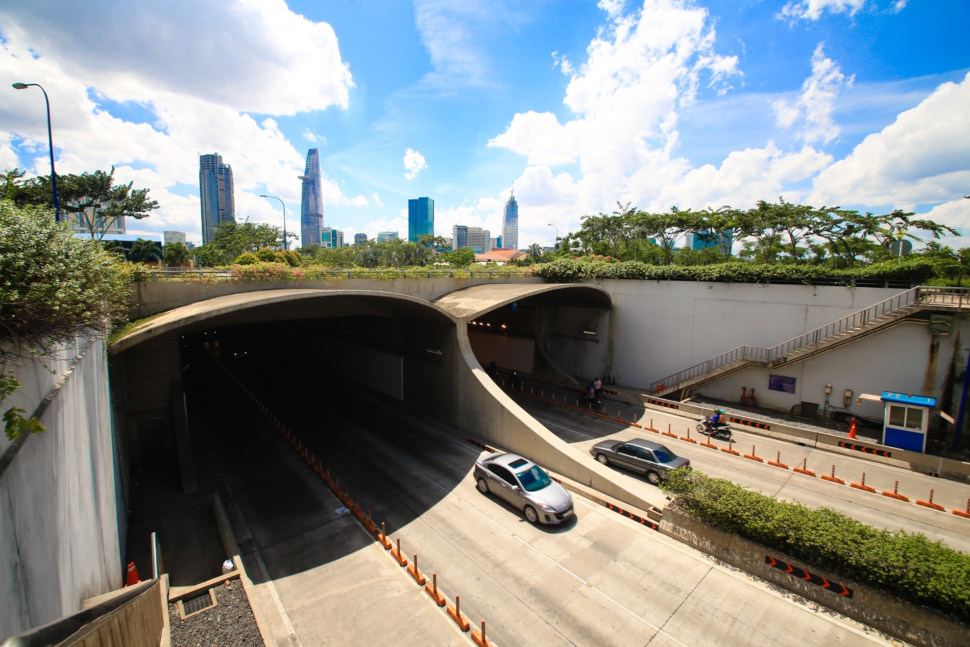 Cam xe qua ham Thu Thiem theo khung gio trong 3 ngay hinh anh