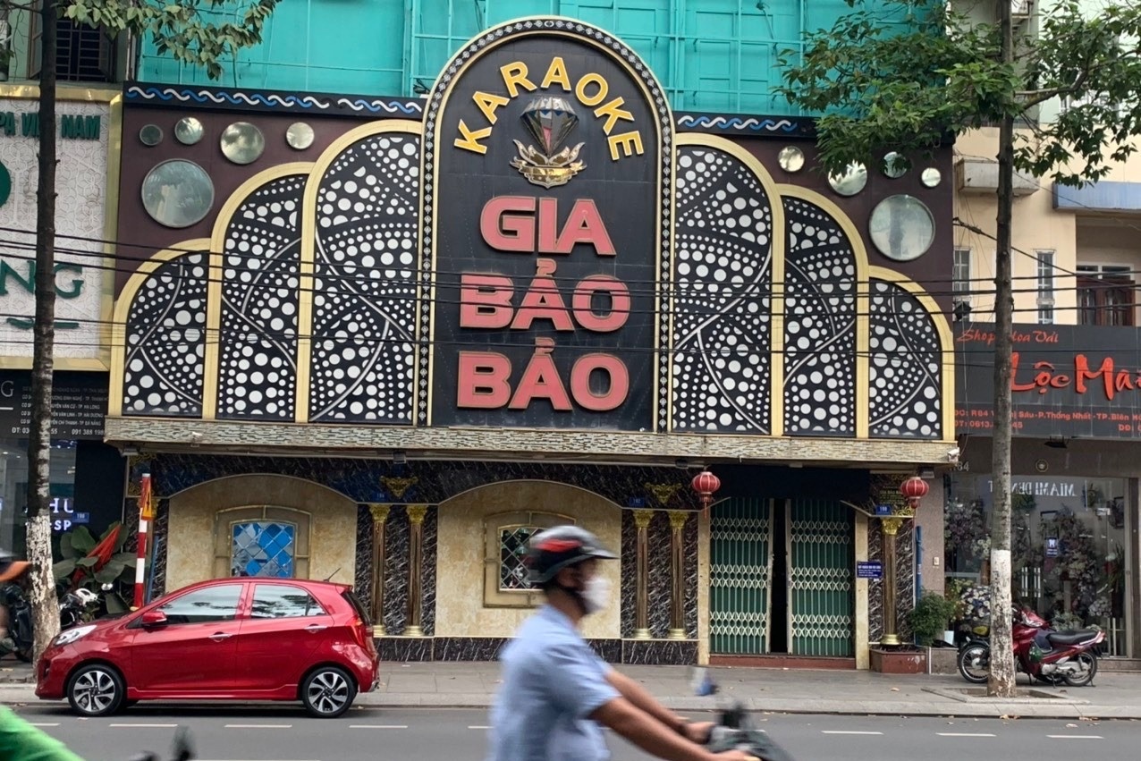 9 quan karaoke tai Dong Nai bi dinh chi khong thoi han hinh anh