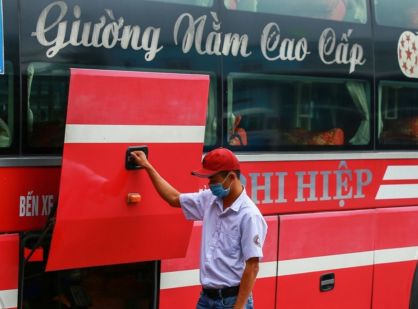 De xuat cam xe giuong nam vao trung tam TP.HCM tu 15/12 hinh anh