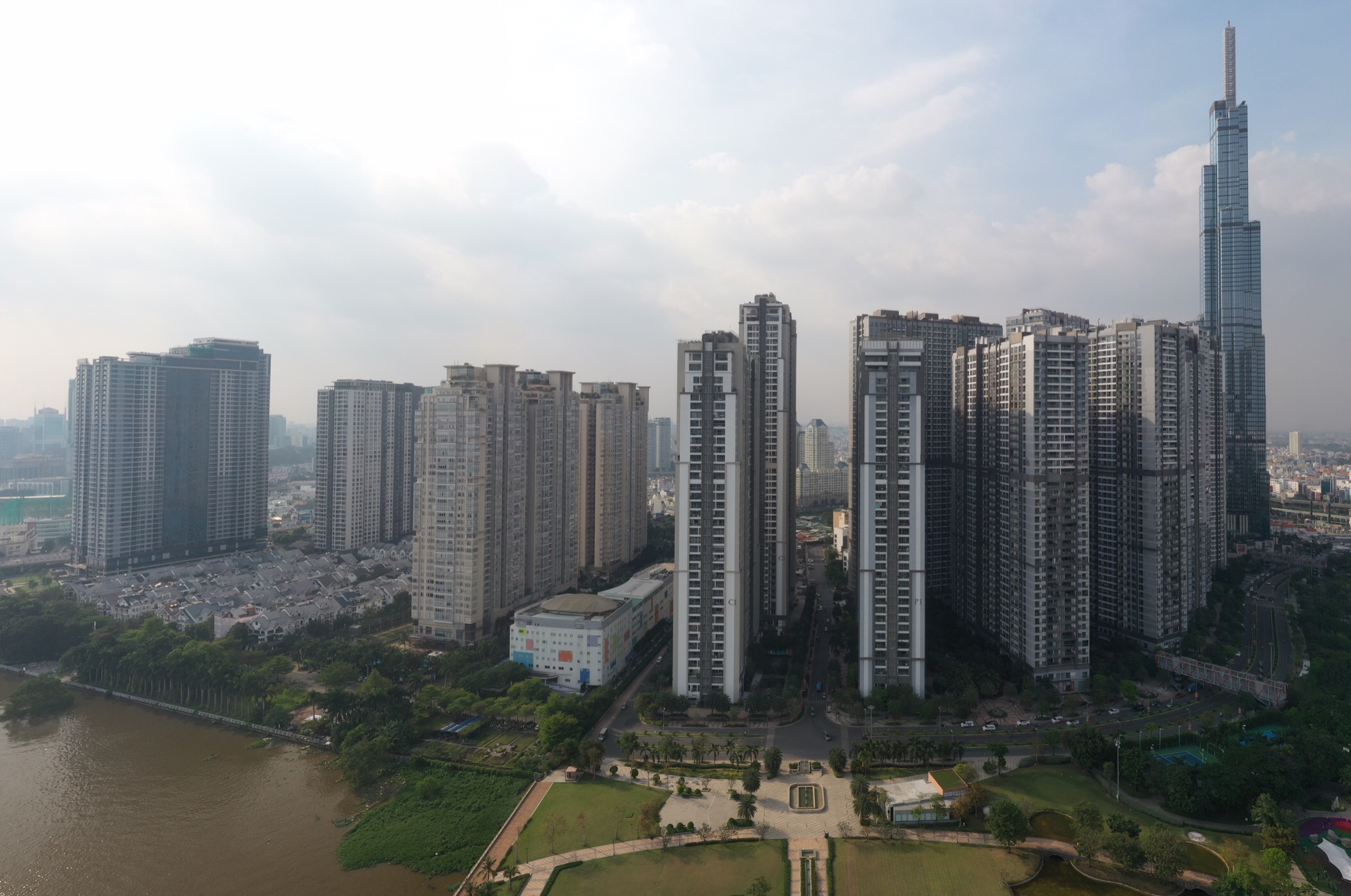 ben thuy Saigon Pearl anh 4