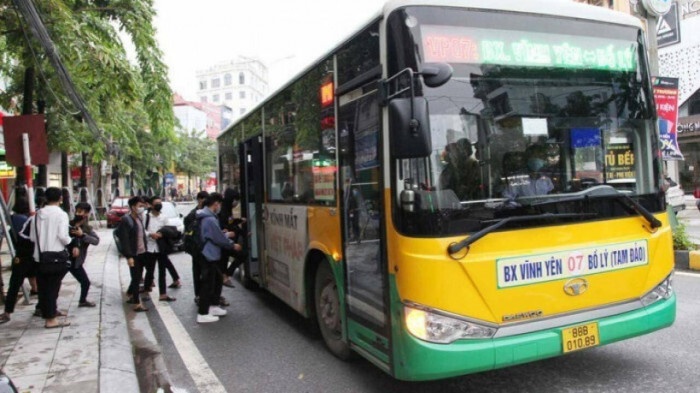 Tai xe, phu xe bi no luong, 6 tuyen buyt o Vinh Phuc lai dung chay hinh anh