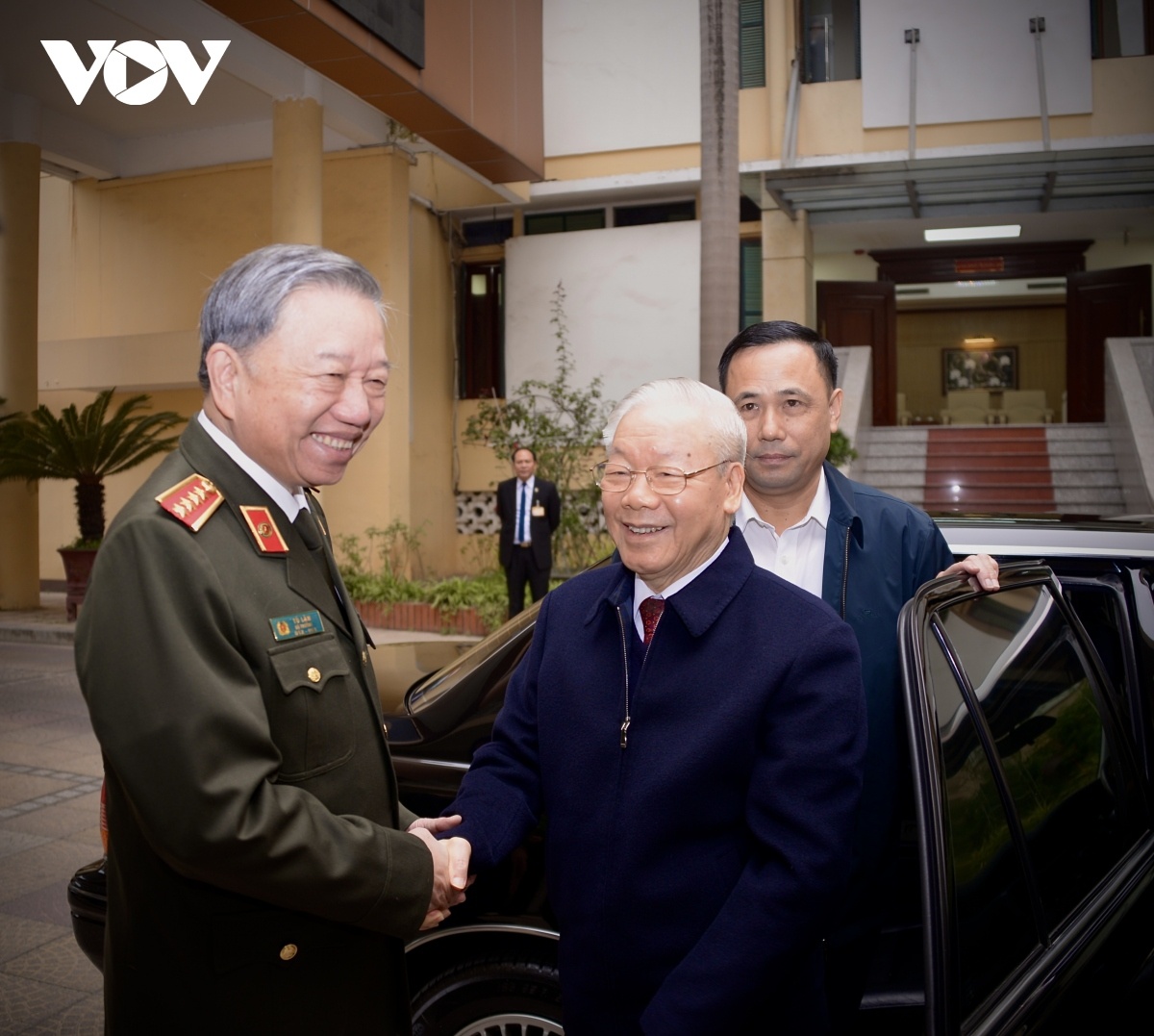 Dang uy Cong an T.U anh 1