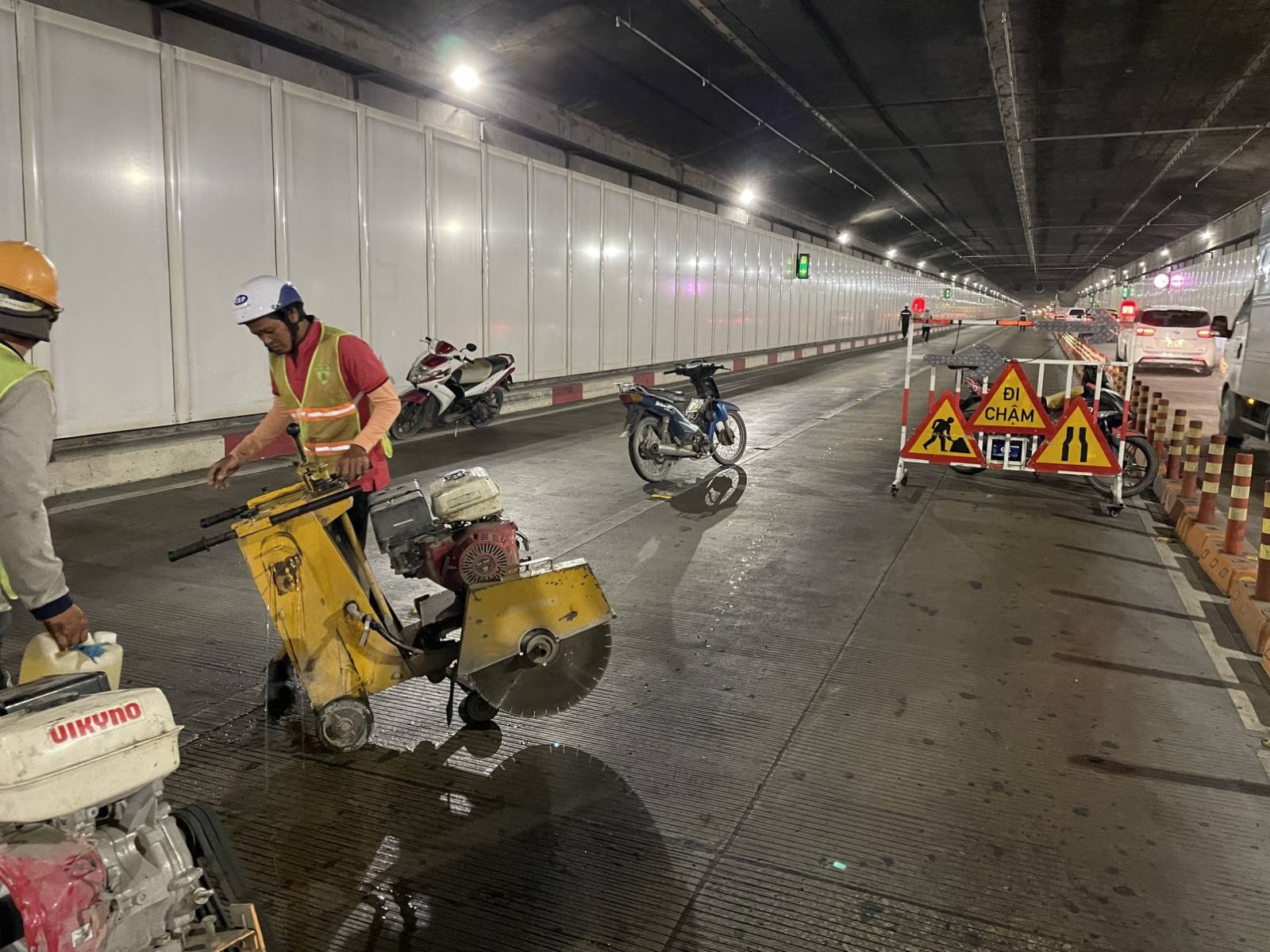 Sua chua ham vuot song Sai Gon trong mot thang hinh anh