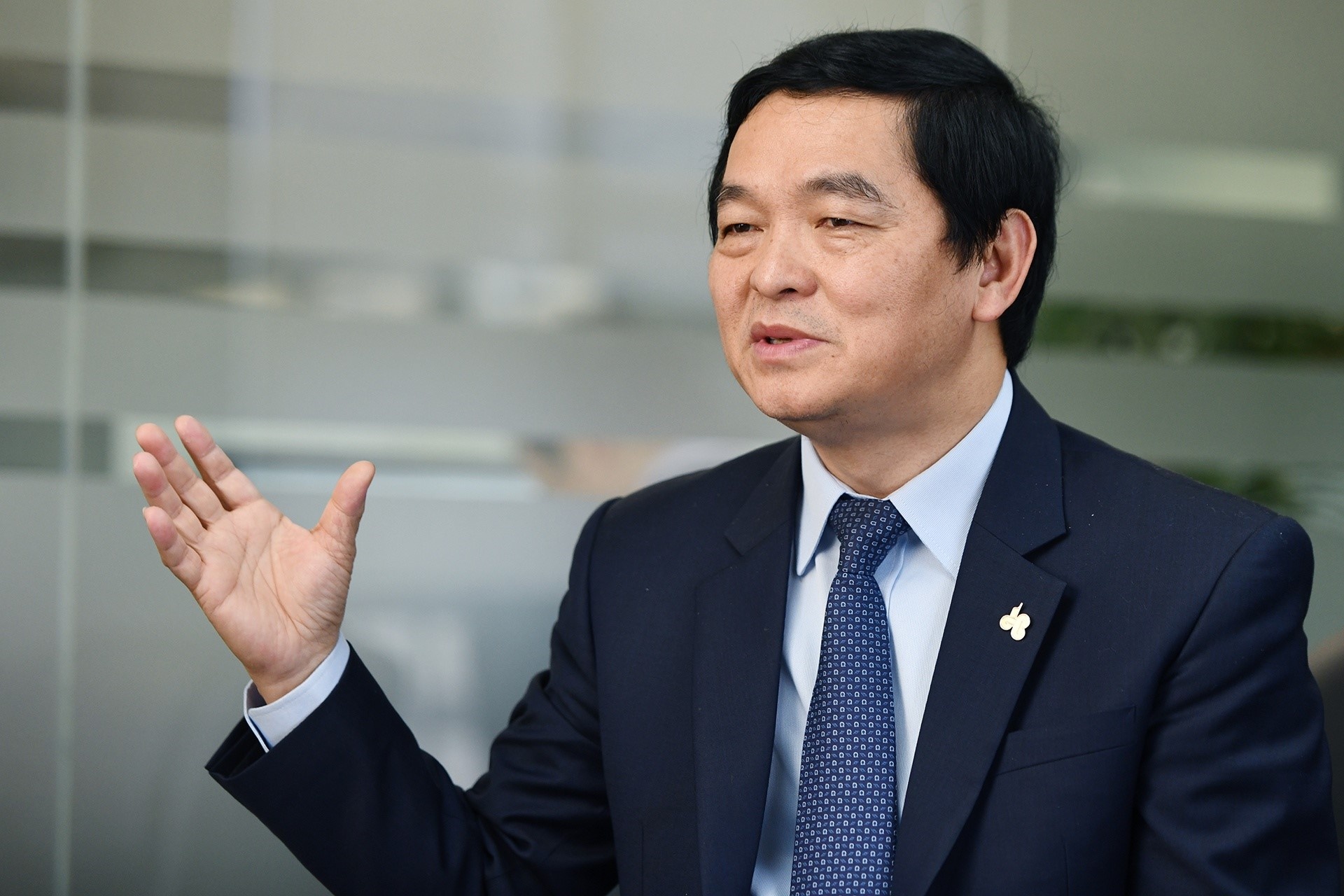 Tranh cai ve phap ly cua cuoc hop HDQT hon 10 tieng tai Hoa Binh hinh anh