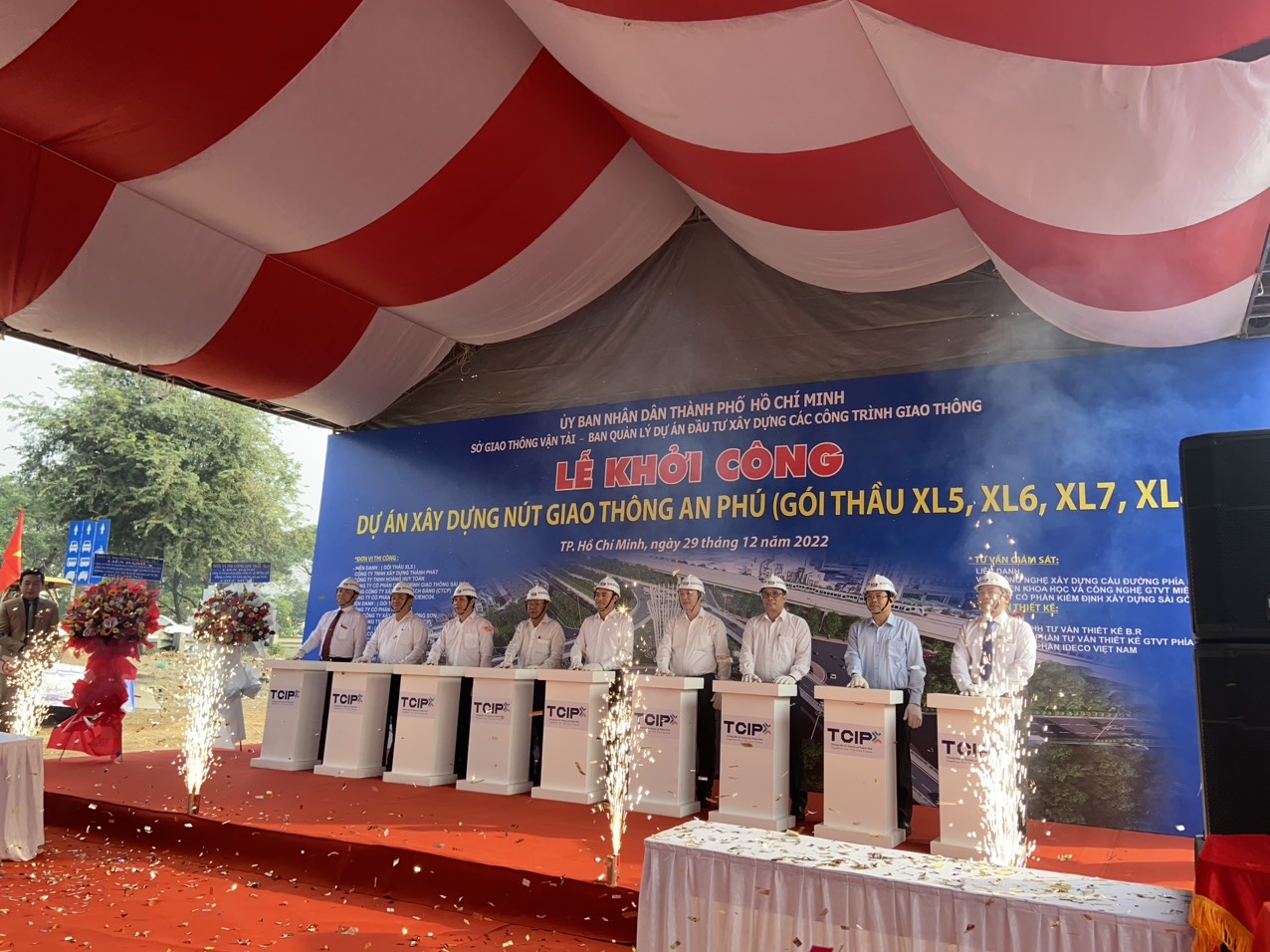 Nut giao An Phu anh 1