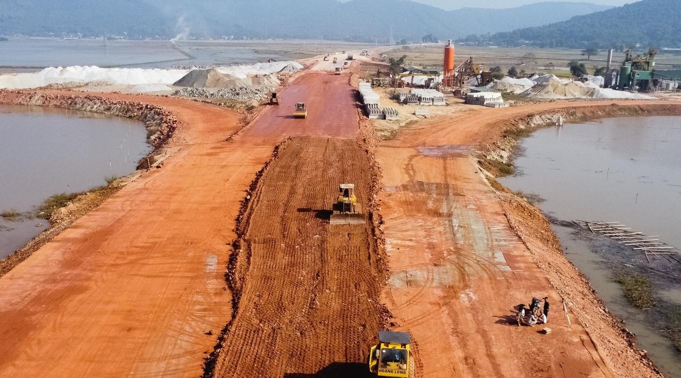 Bo Giao thong dat ke hoach moi thang phai 'tieu' het 8.000 ty dong hinh anh