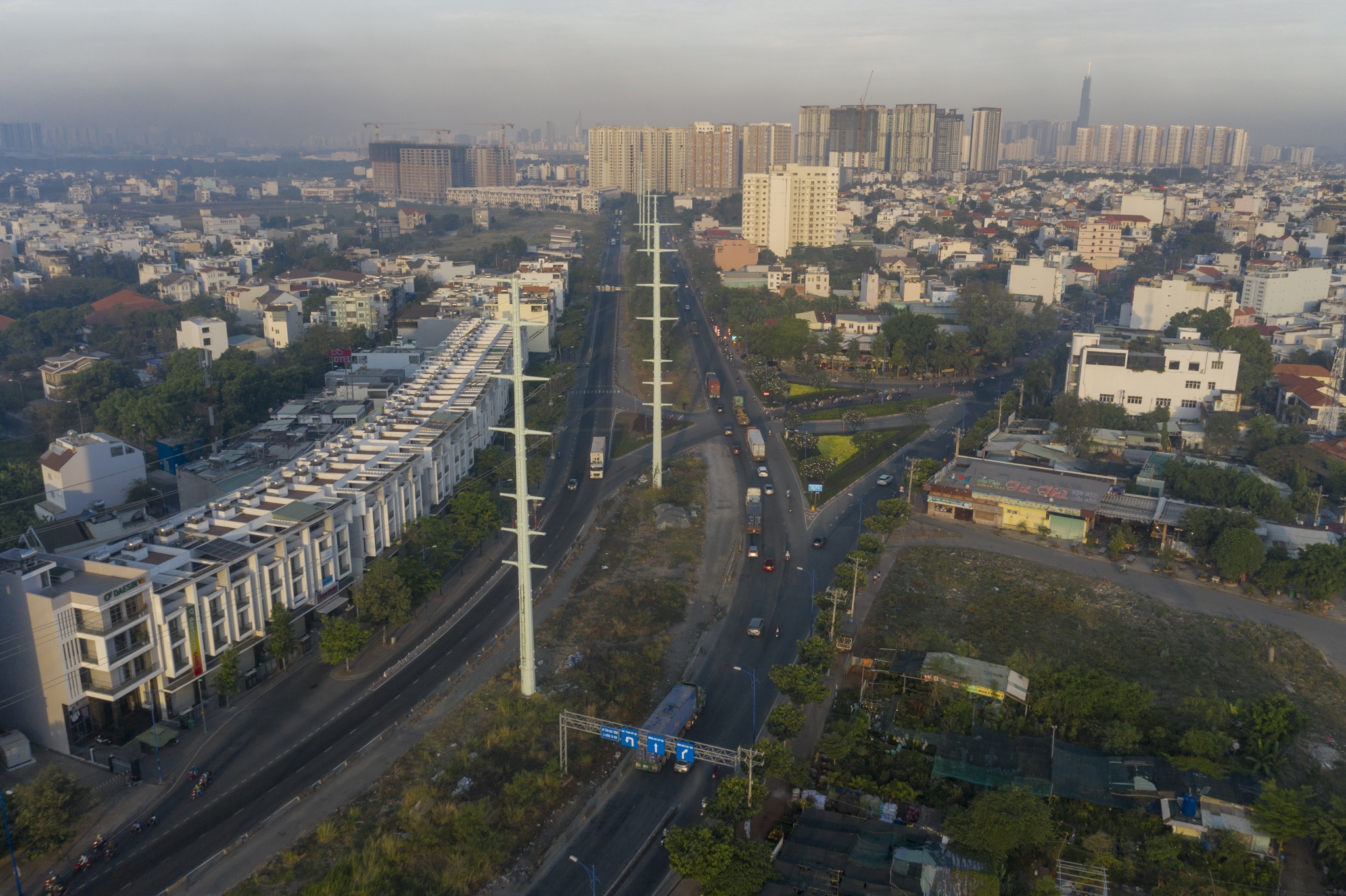 Chu dau tu muon doi nha thau thi cong du an mo rong Dong Van Cong hinh anh