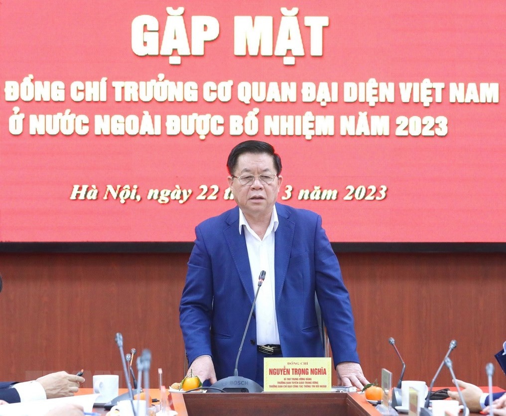 Truong ban Tuyen giao TU gap mat cac truong co quan dai dien Viet Nam hinh anh