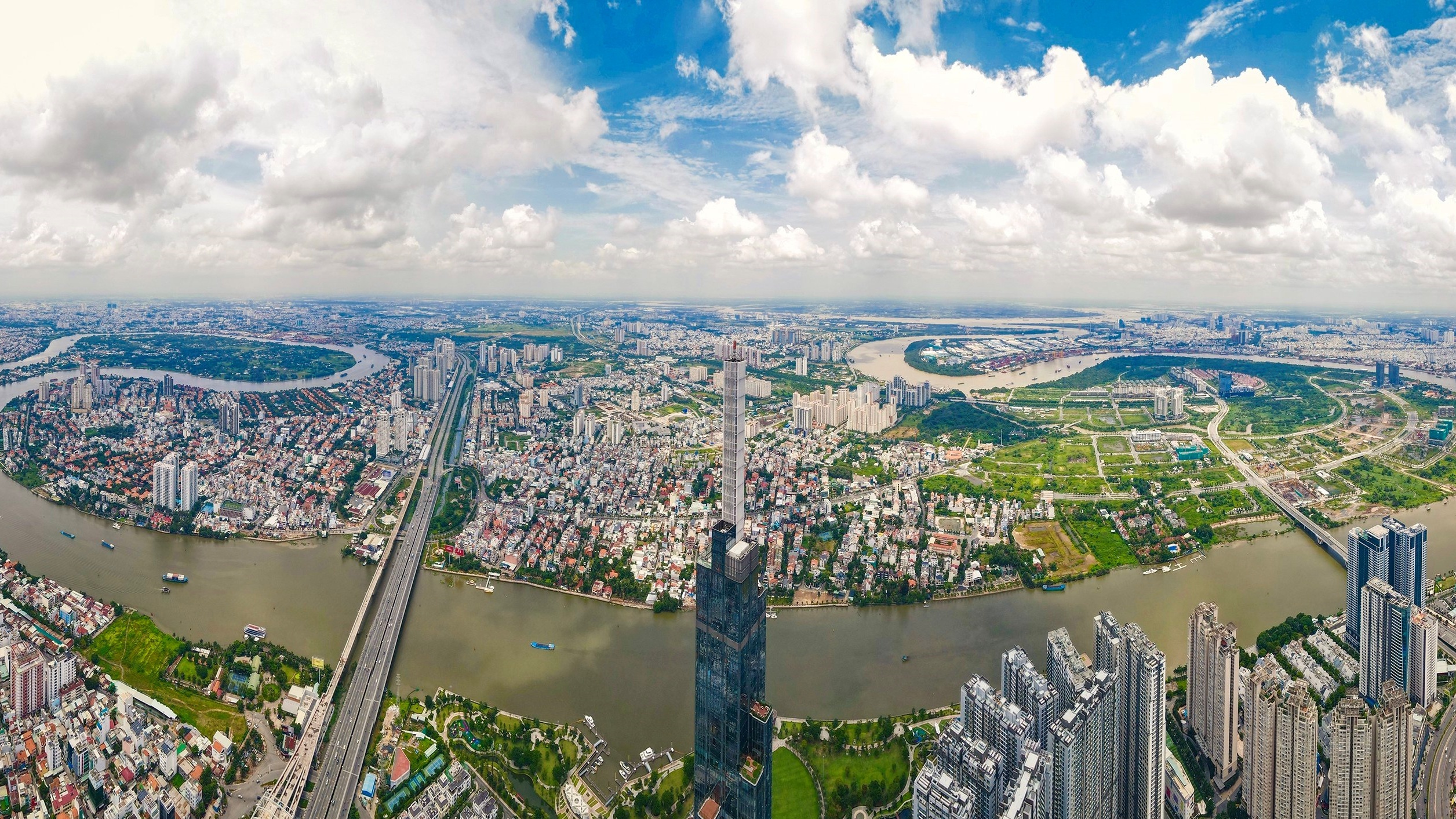 Bi thu Nen: Kho khan cua TP.HCM nhu mot con bao benh hinh anh