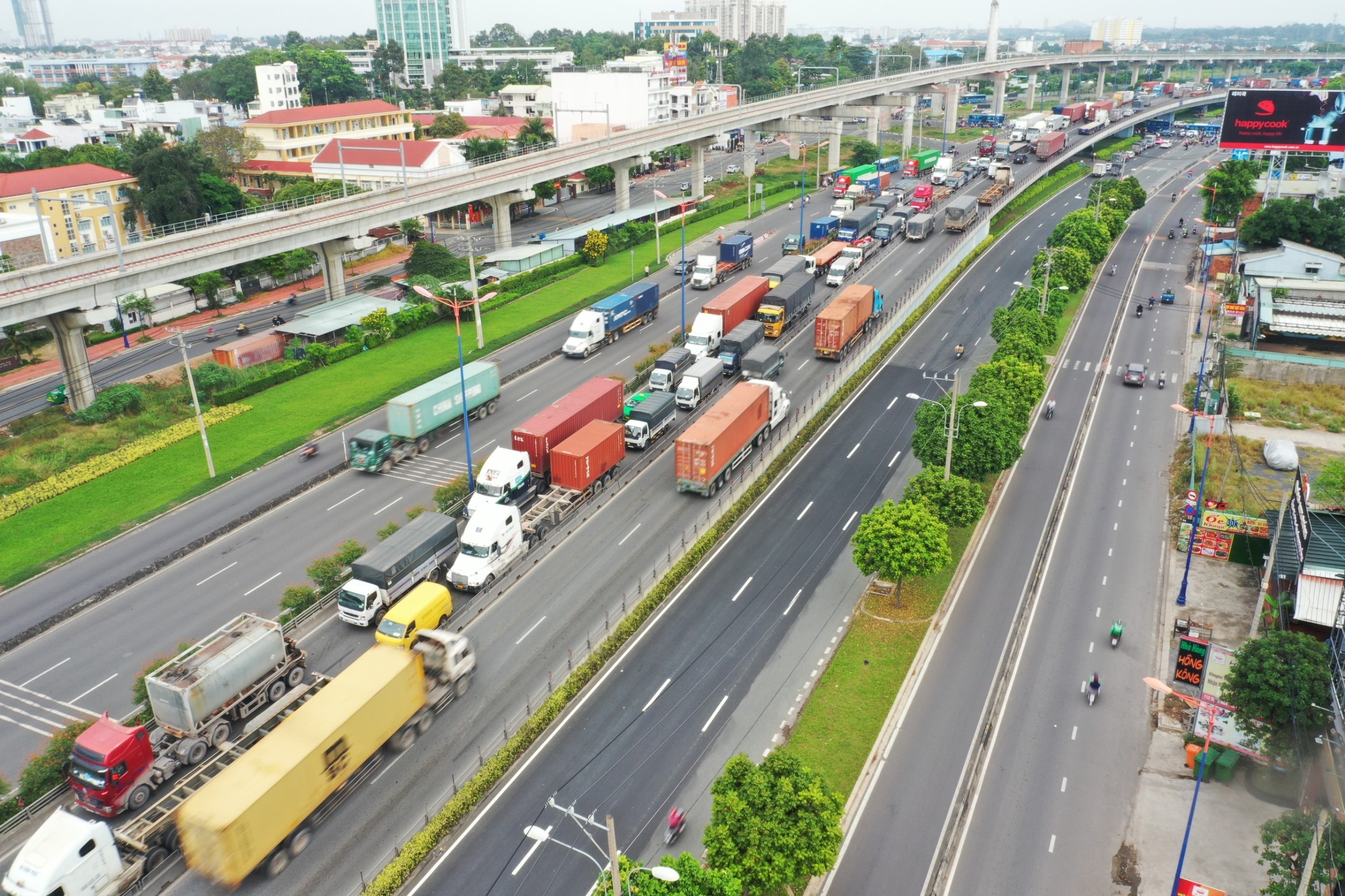 TP.HCM muon doi ten gan 8 km duong xa lo Ha Noi hinh anh