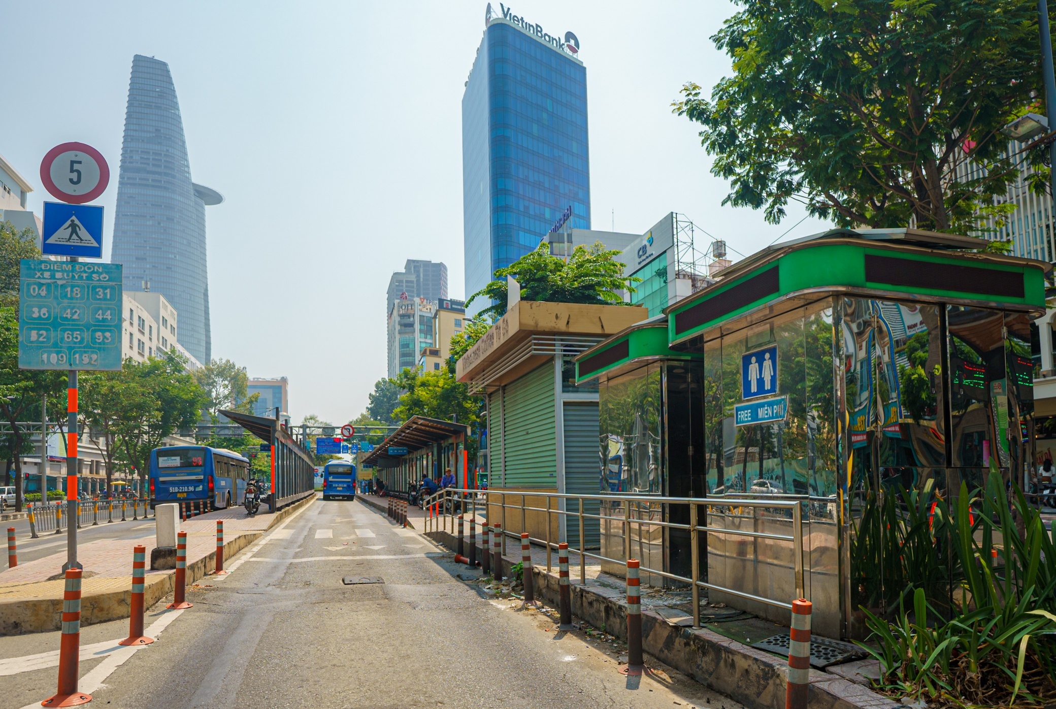 TP.HCM dong y dung 5 vi tri khu ‘dat vang’ xay nha ve sinh cong cong hinh anh