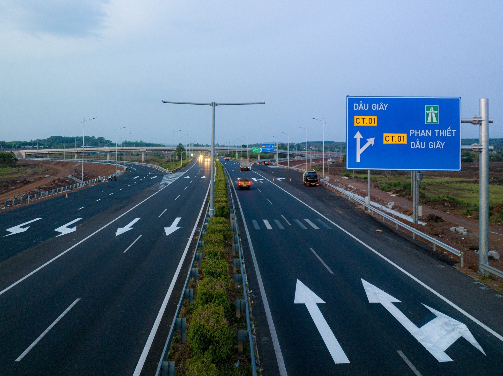 Nhung loi ket noi cao toc Phan Thiet - Dau Giay hinh anh