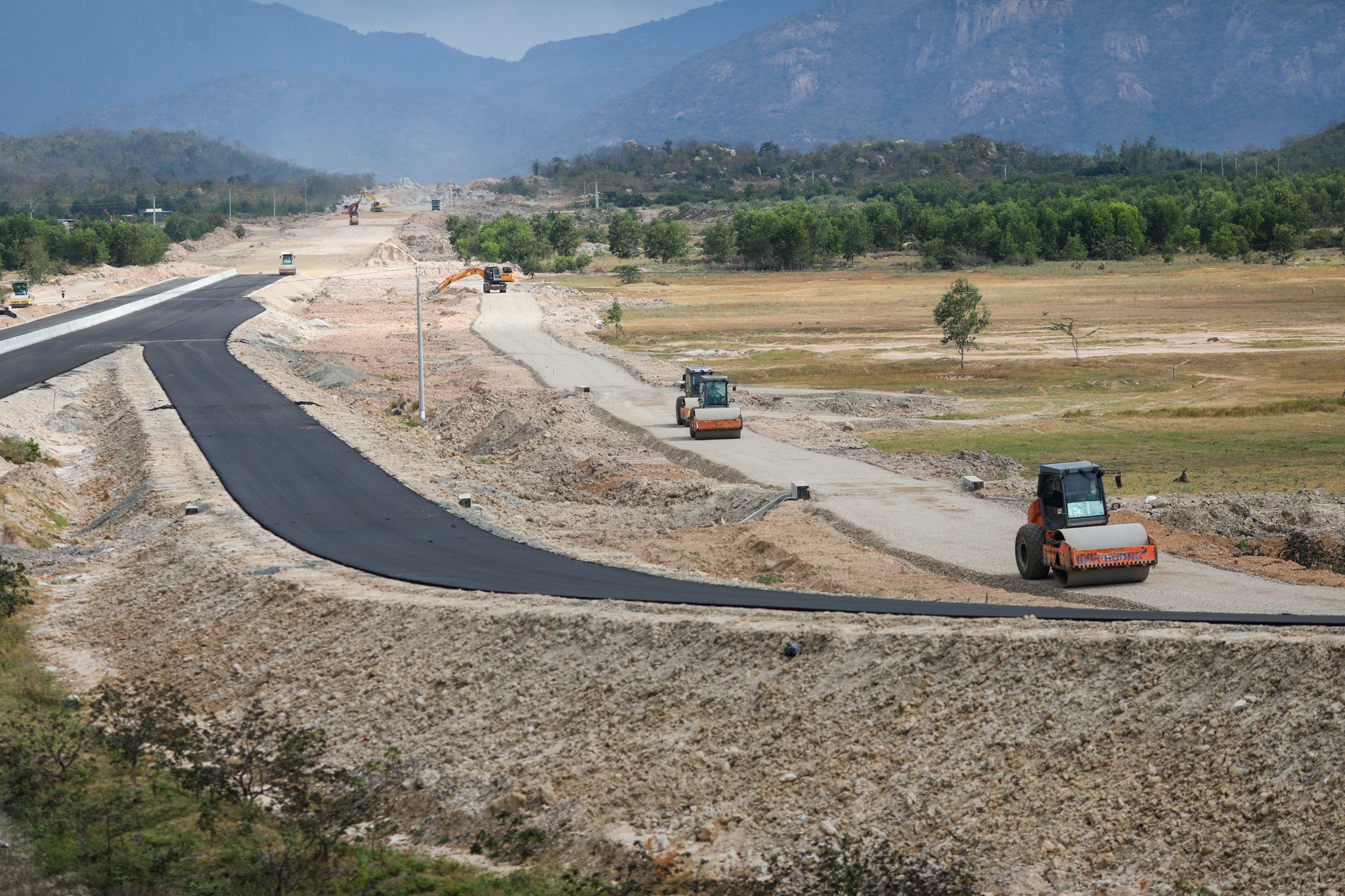 Nhieu nha thau chua rot rao tien do cao toc Vinh Hao - Phan Thiet hinh anh