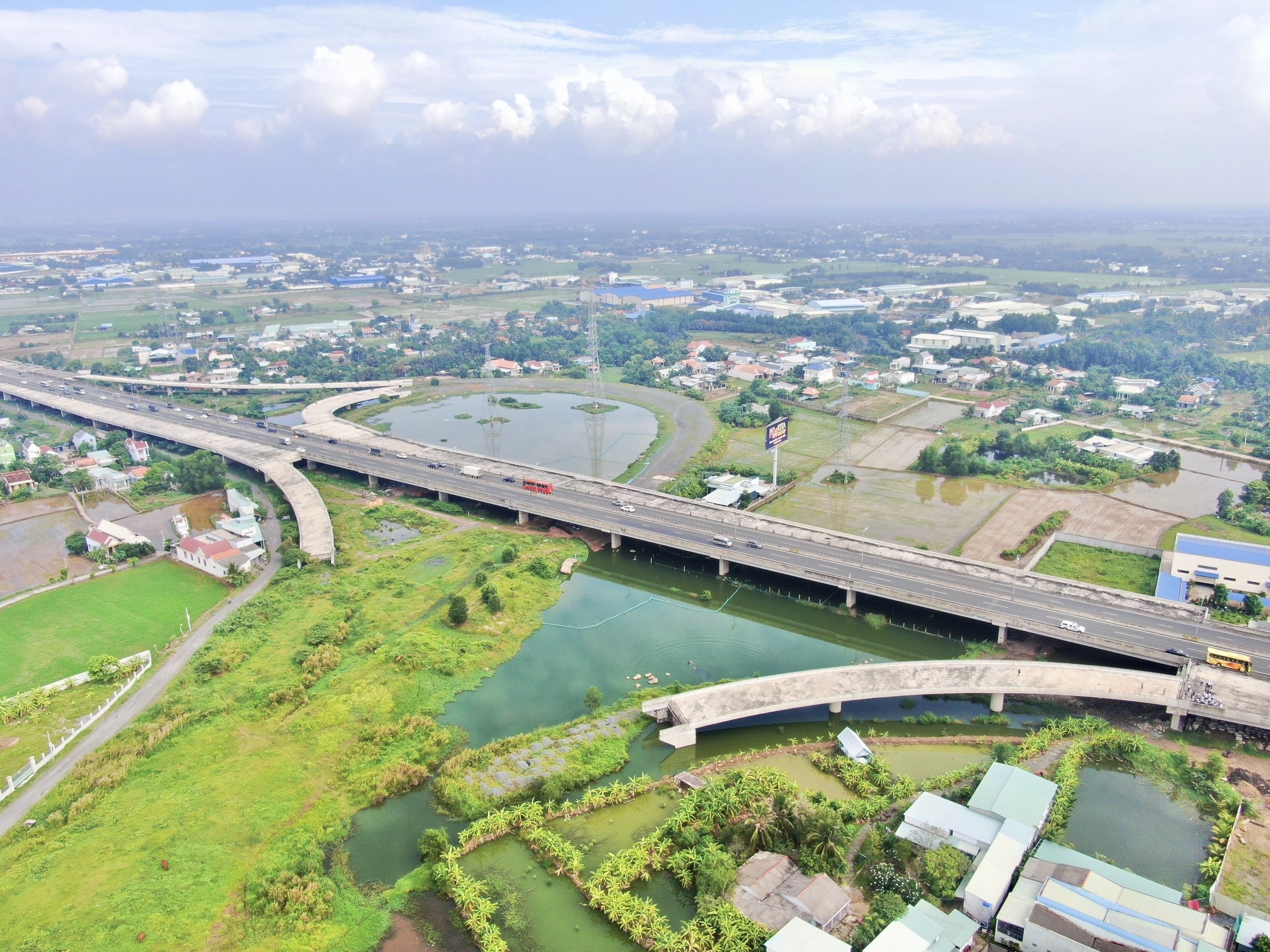 Vanh dai 3 TP.HCM thoat canh thieu vat lieu cat nen hinh anh