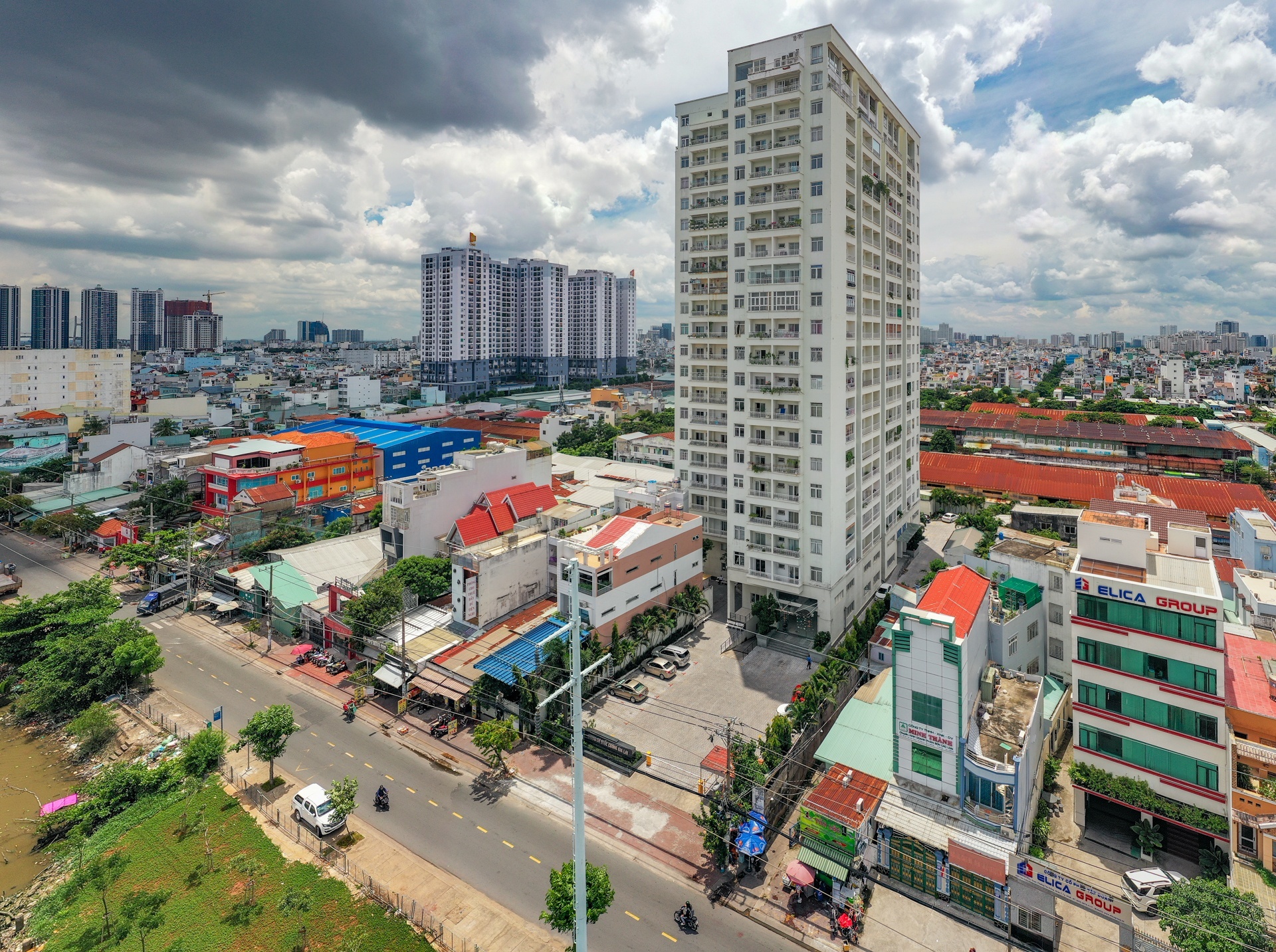Vi sao tien do xay nha o xa hoi o TP.HCM i ach? hinh anh