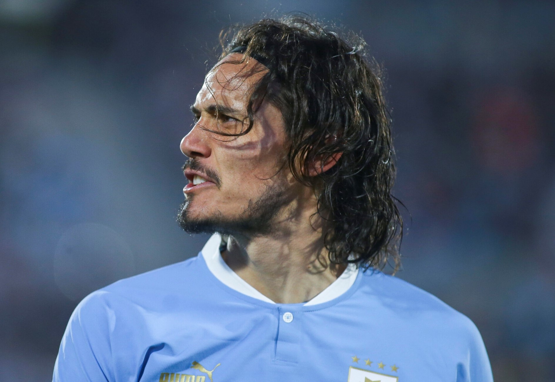 Cavani tim duoc ben do moi hinh anh