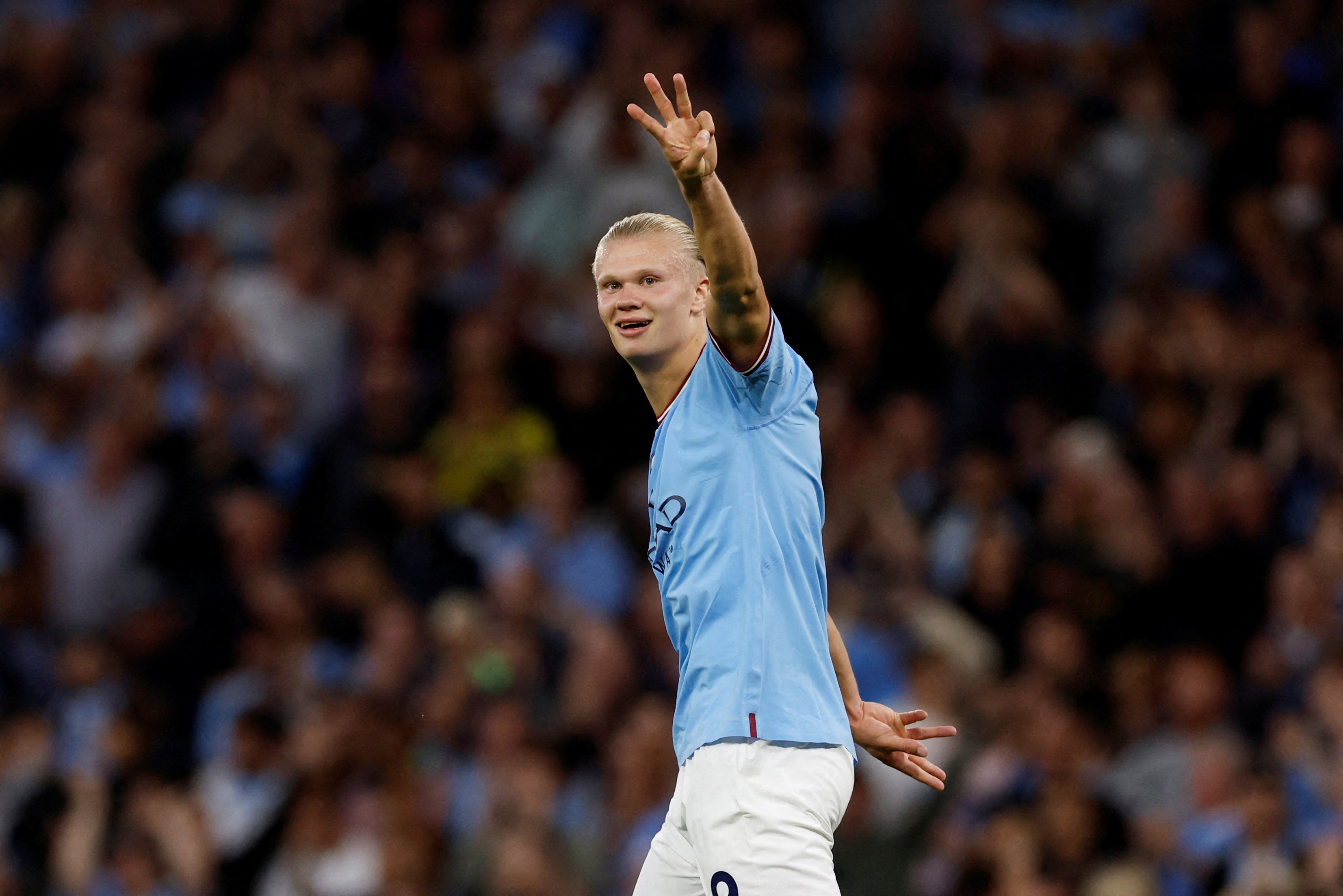 'Haaland co the tro thanh cau thu vi dai nhat Premier League' hinh anh