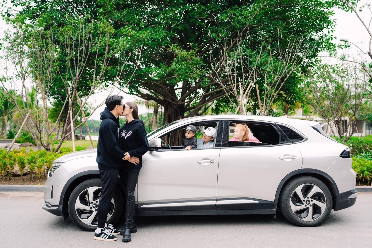 valentine cau thu Viet,  le tinh nhan 14/2,  Que Ngoc Hai,  Bui Tien Dung anh 5