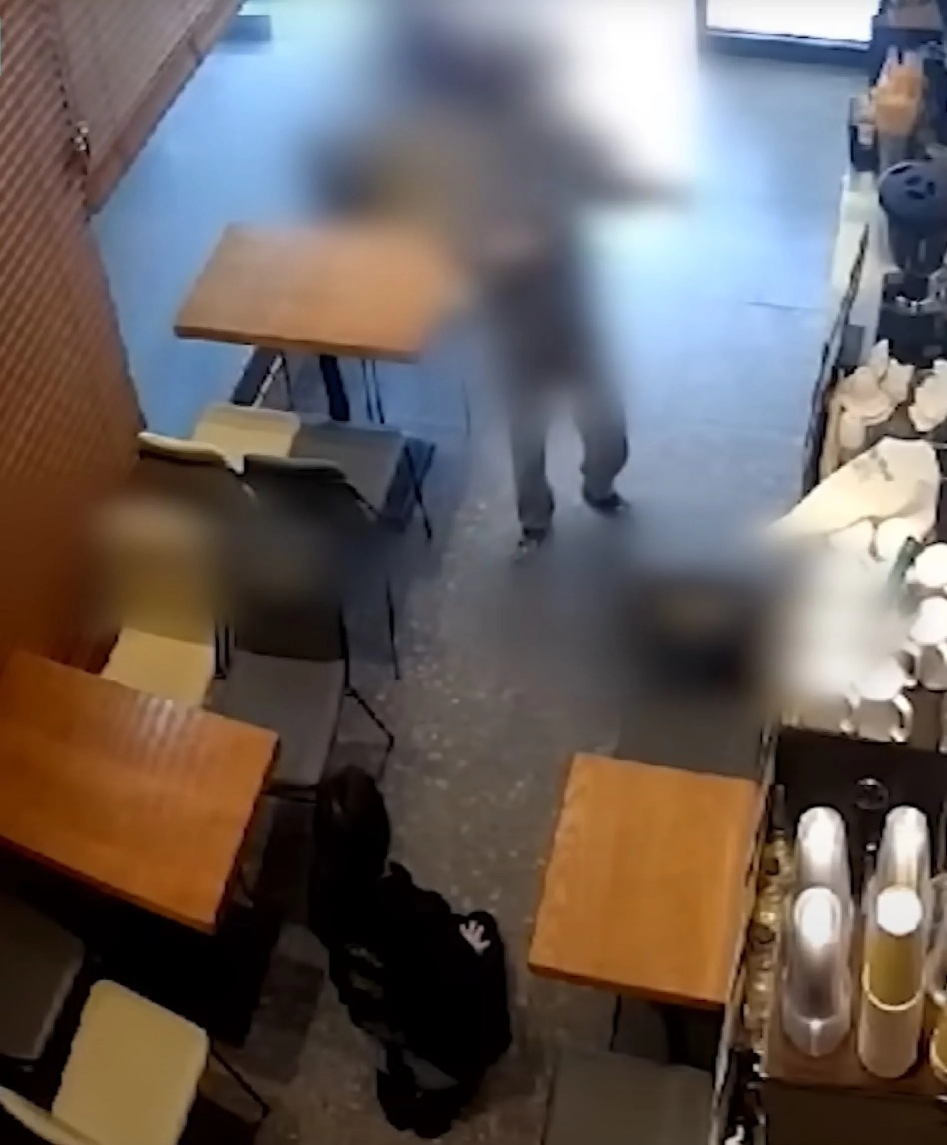 giao thieu ong hut,  quan ly quy goi,  khach hang,  quan ca phe anh 1