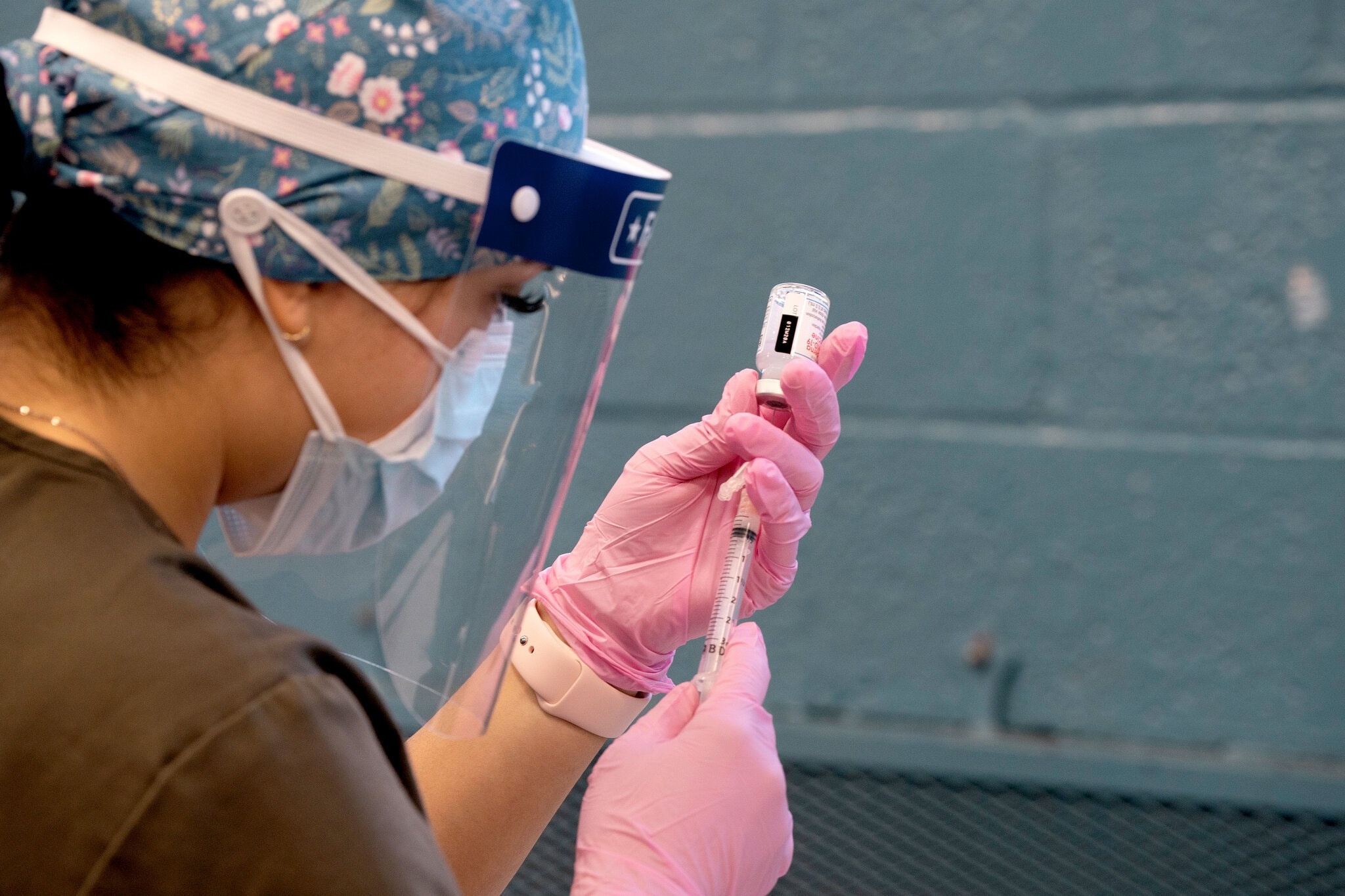 So ca tu vong vi Covid-19 o My giam sau hinh anh