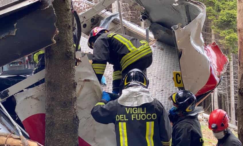 Nam nguoi cung mot gia dinh tu nan trong vu dut cap treo o Italy hinh anh