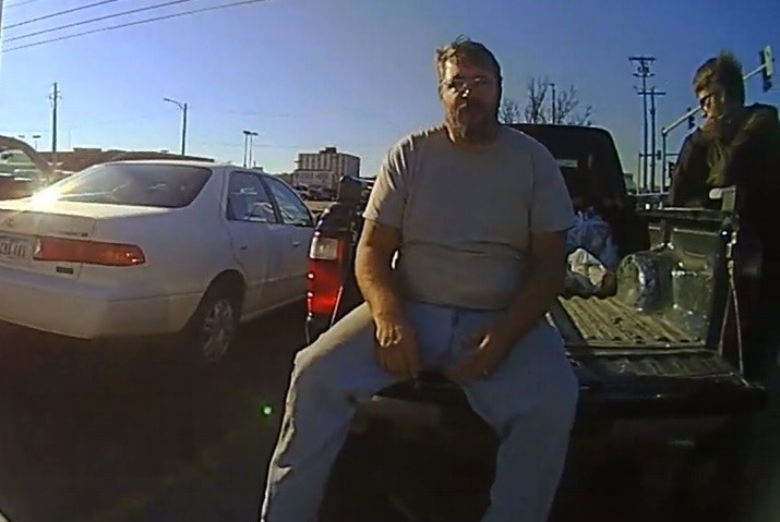 hanh hung vi nhac nho deo khau trang anh 1