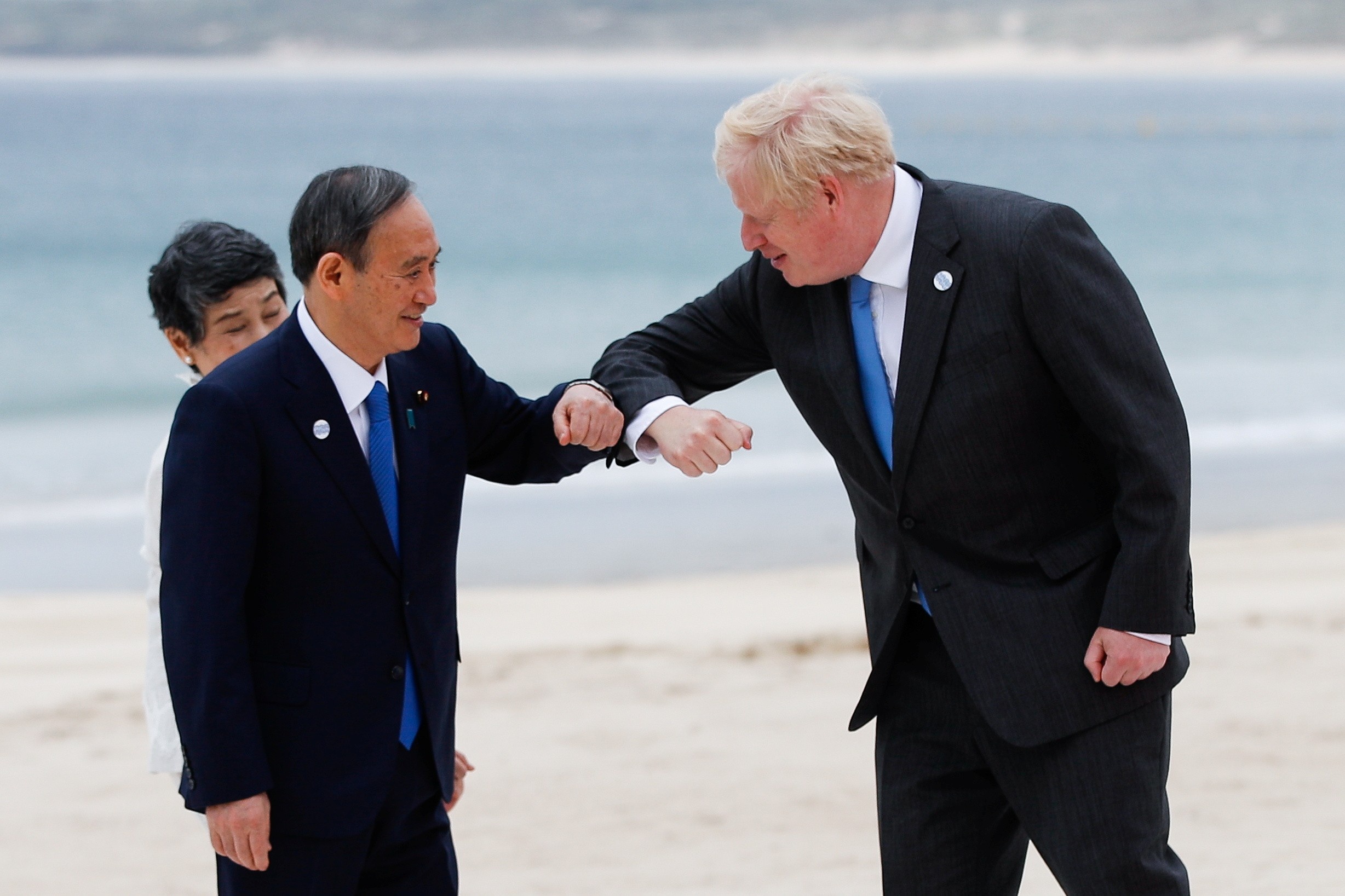 Anh - Nhat ban thao ve khoanh khac xoay truc trong quan he quoc phong hinh anh