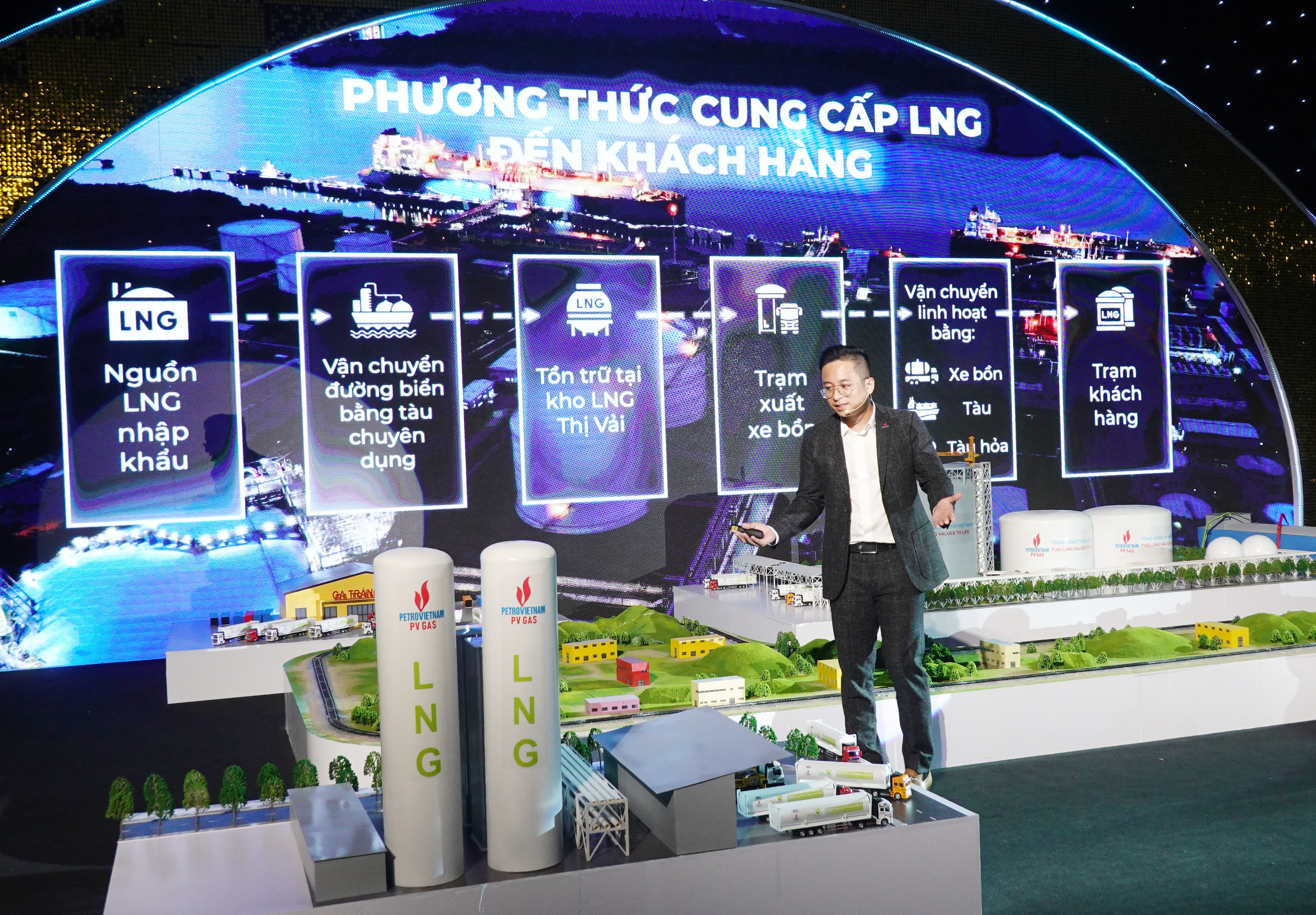 PV GAS chinh thuc gioi thieu san pham LNG tai mien Bac hinh anh