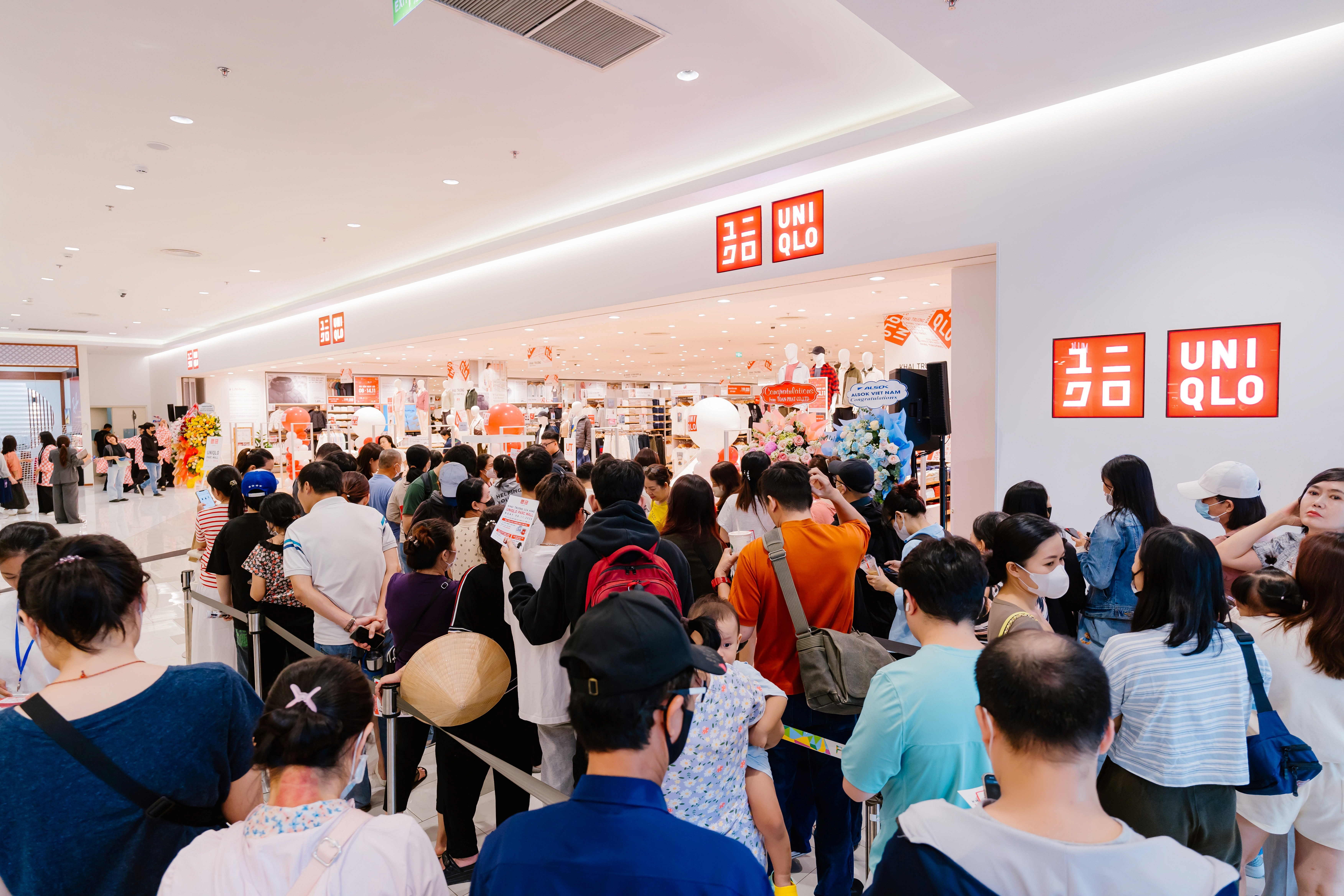 Uniqlo anh 1