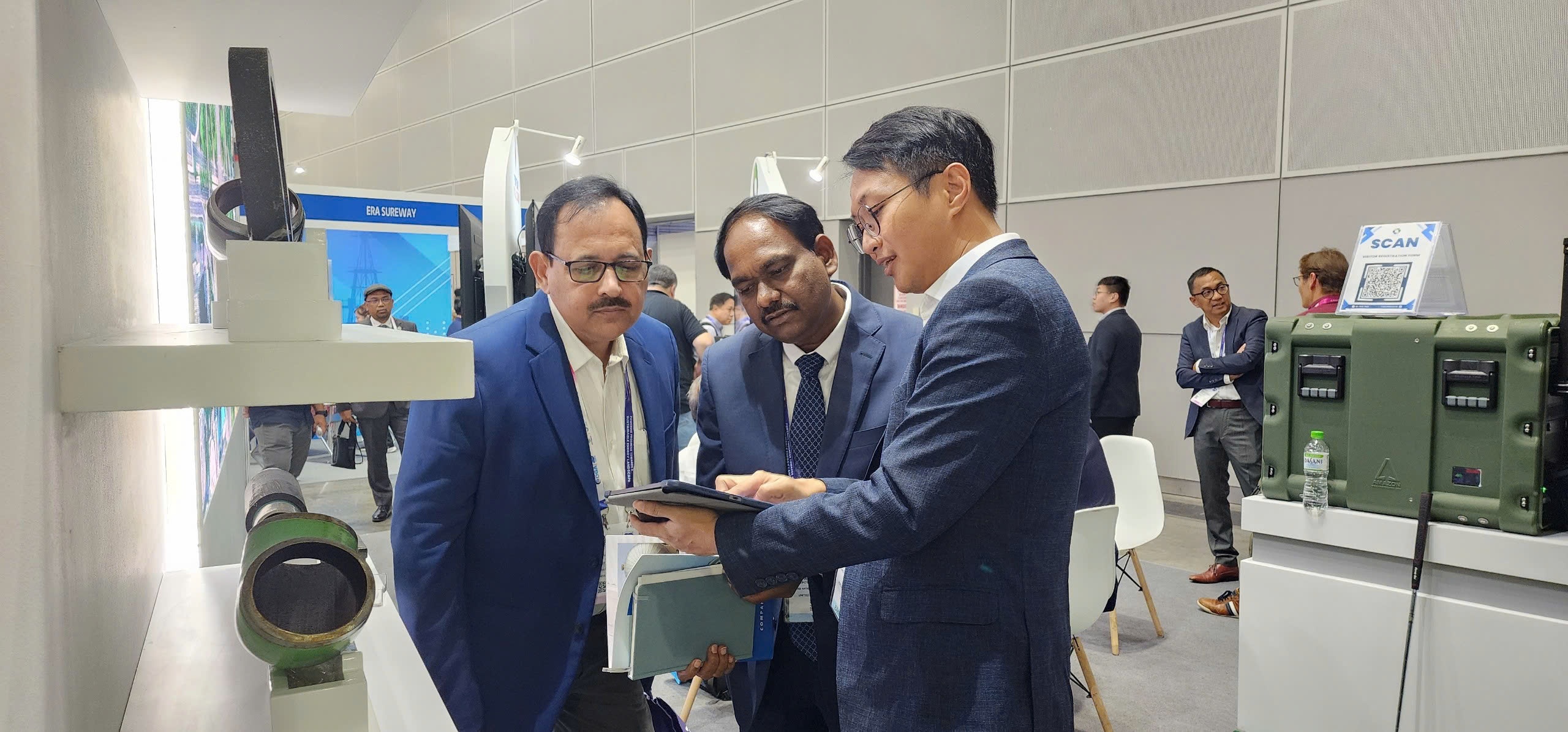 PV GAS COATING tham gia trien lam lon nhat nganh dau khi Dong Nam A hinh anh