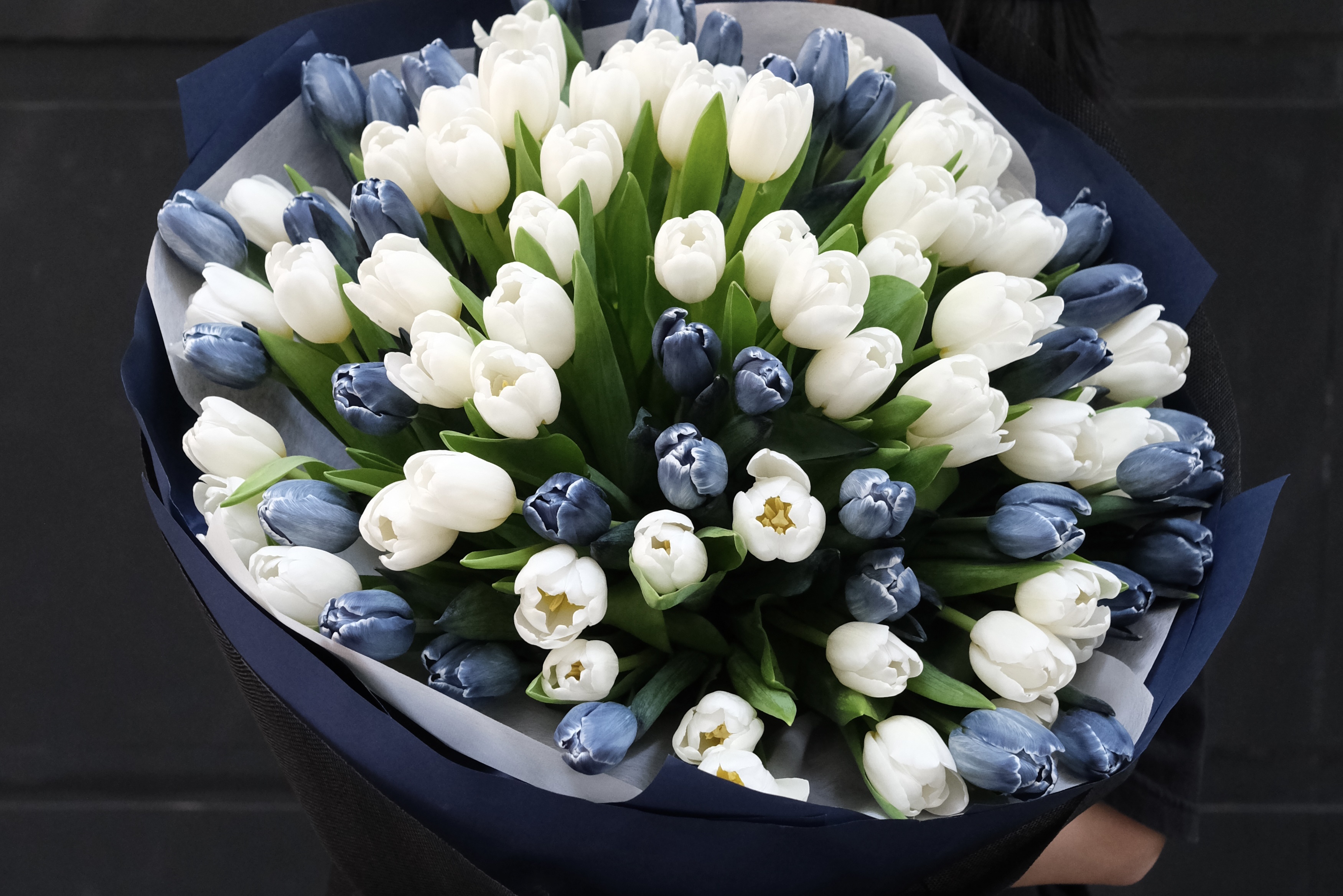 'No' don hoa chuc trieu dong truoc dip 20/10 hinh anh