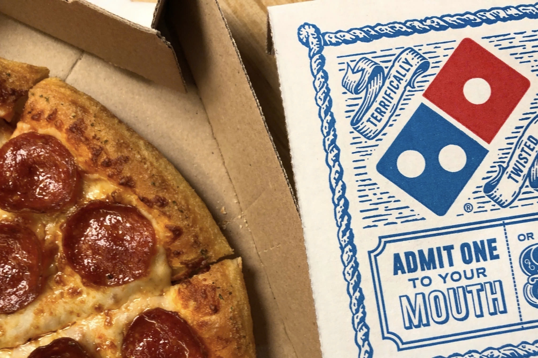 Domino's Pizza 'dau dau' vi doanh thu hinh anh