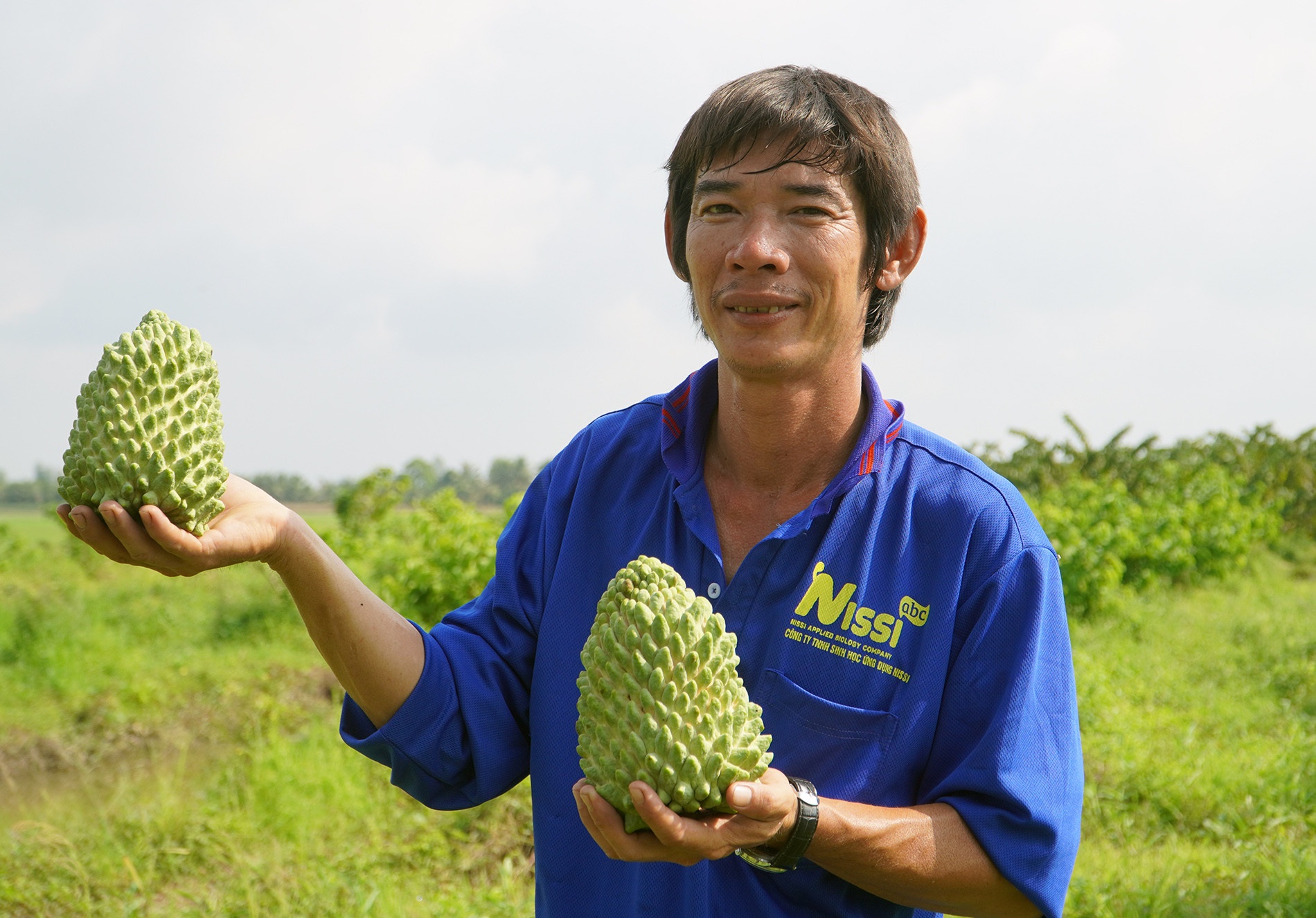 Anh trai Can Tho phat tai nho vuon na sau rieng hinh anh