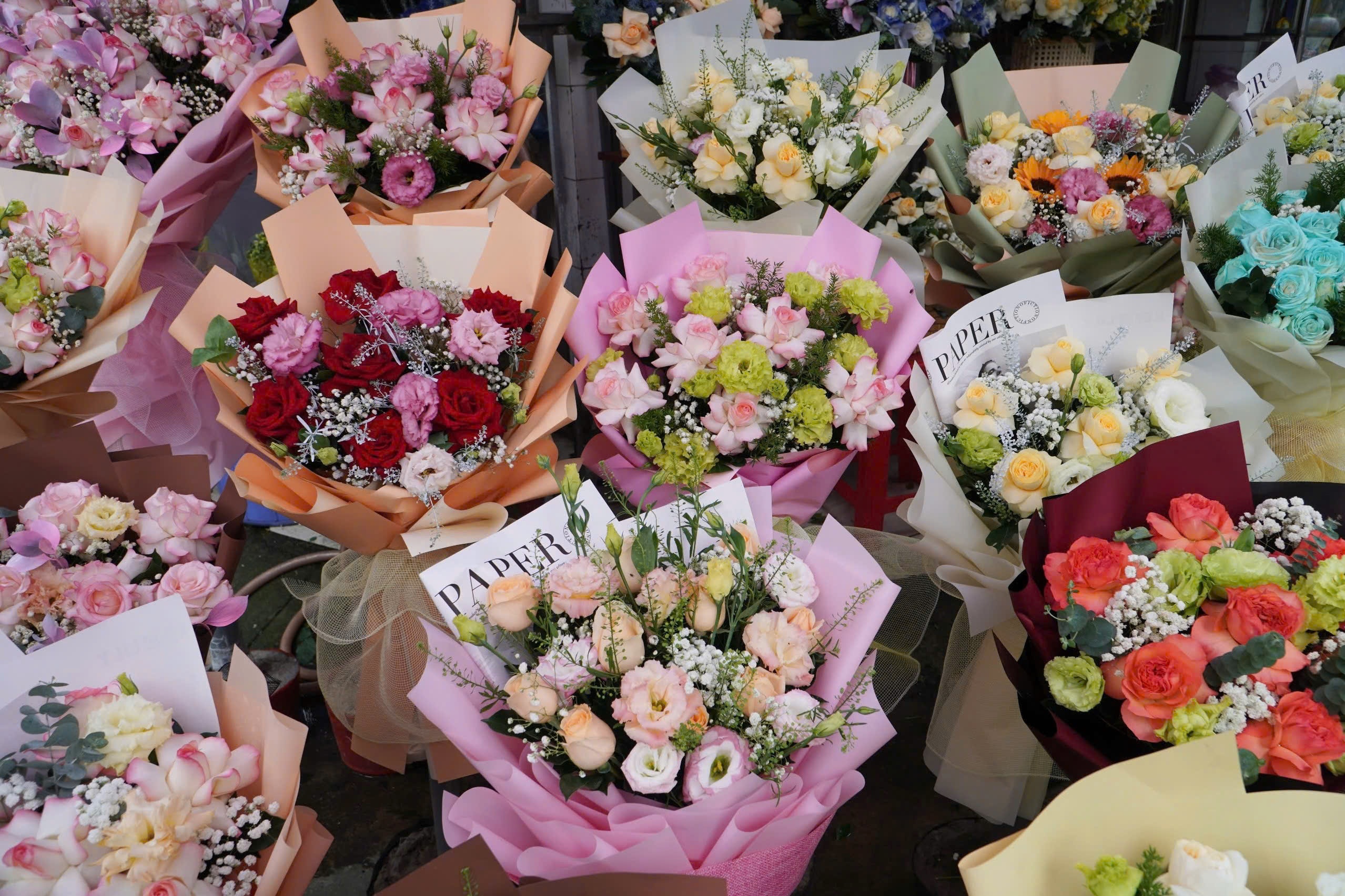 Khong con chi nhieu tien mua hoa dip 20/11 hinh anh