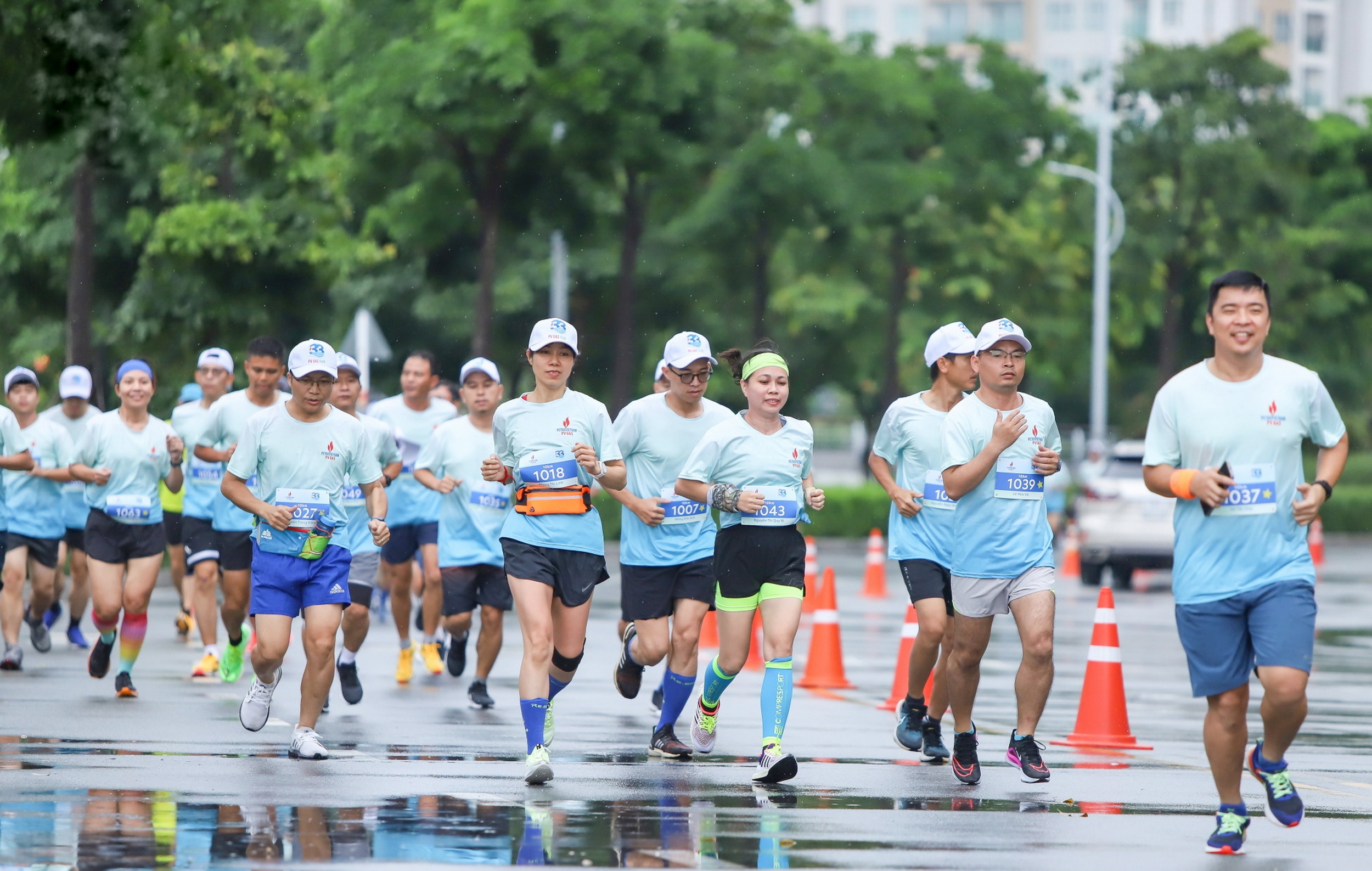 PV GAS to chuc giai chay bo online hinh anh