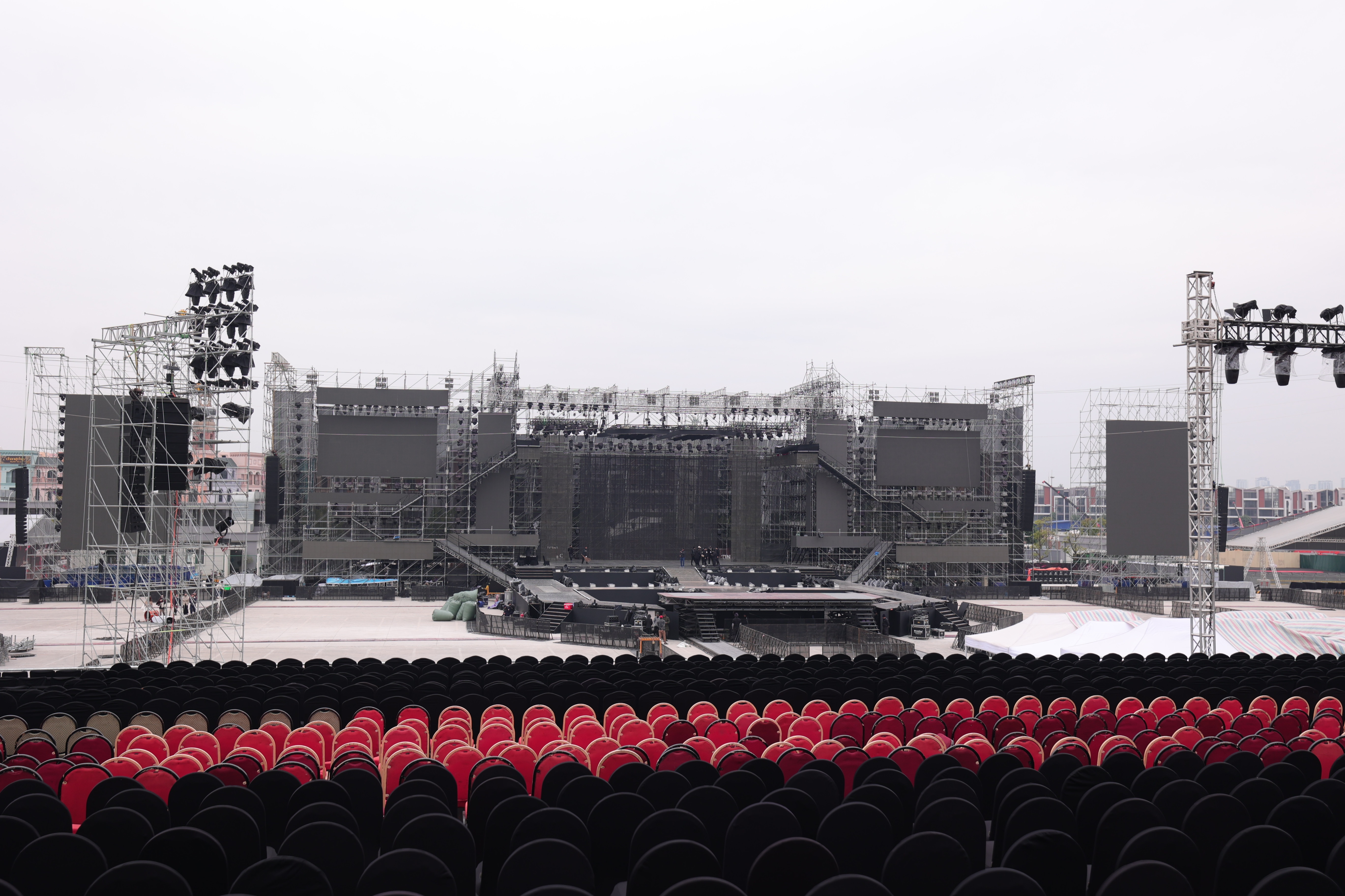 He lo san khau 'cuc chay' concert Anh trai vuot ngan chong gai Day 2 hinh anh