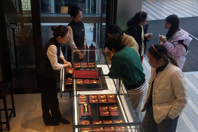 Gia vang tang 'chong mat' tai Trung Quoc hinh anh