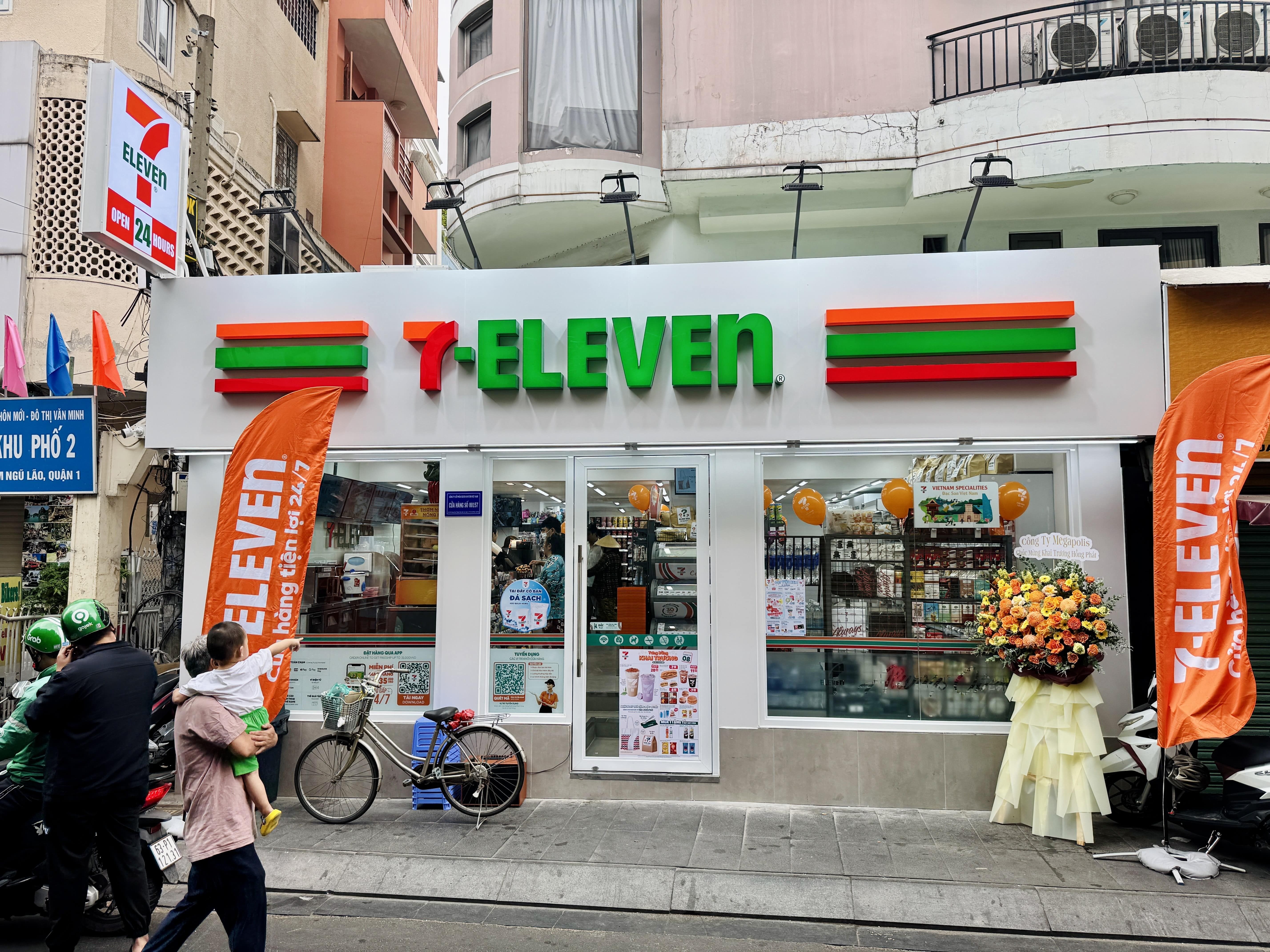 7-Eleven, GS25 Bac tien, quyet dau Circle K hinh anh