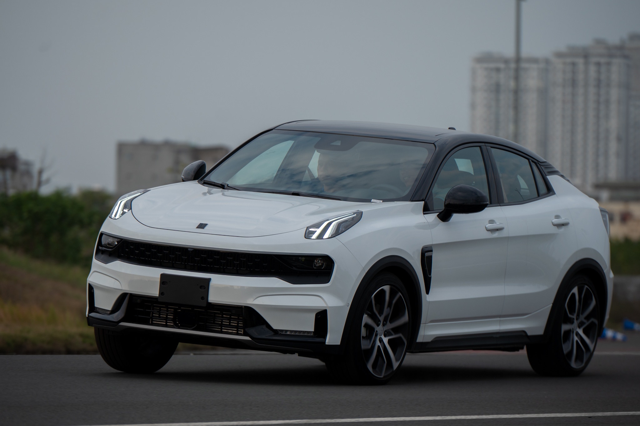 trai nghiem xe the thao anh 13