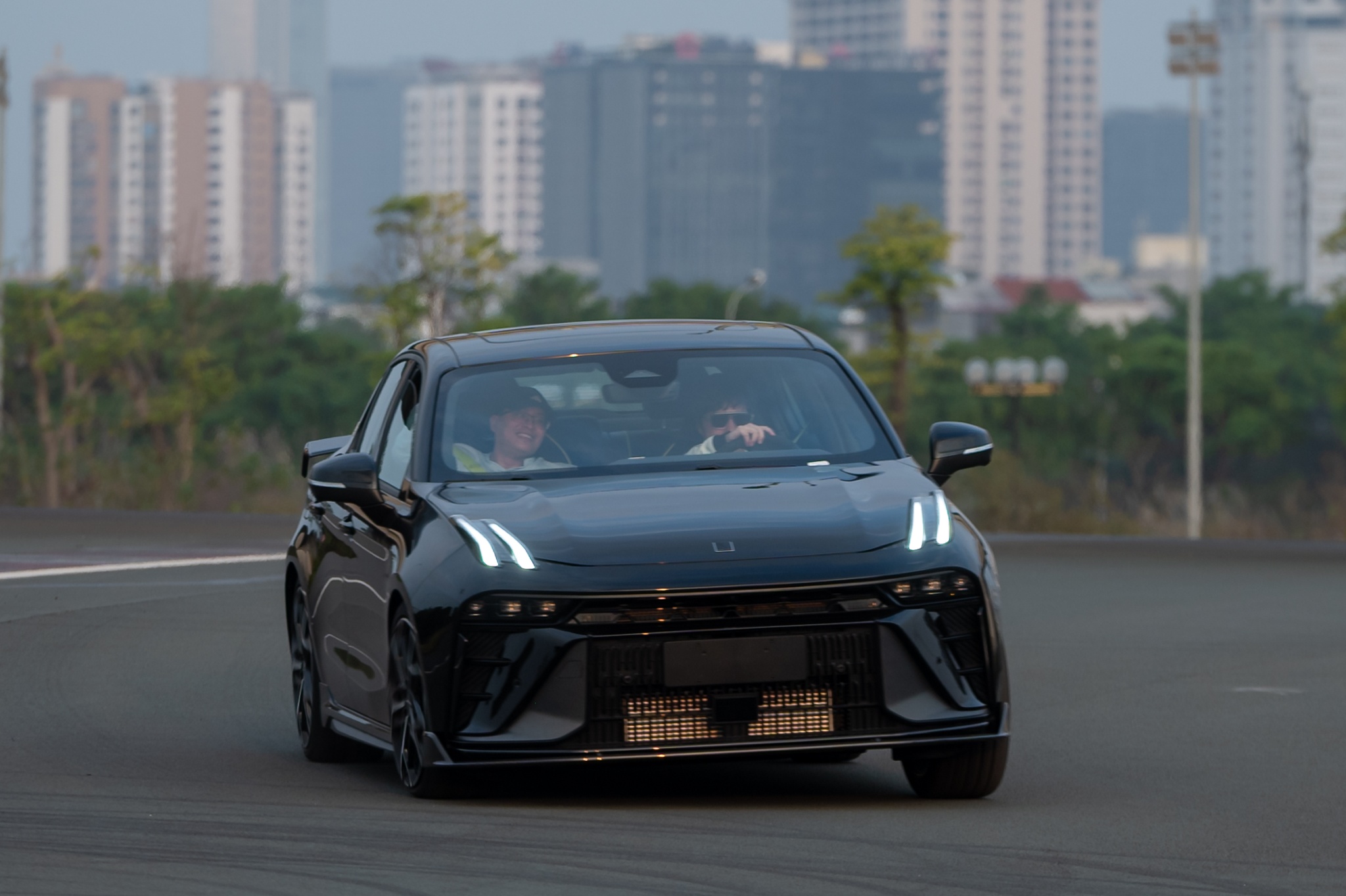 trai nghiem xe the thao anh 6