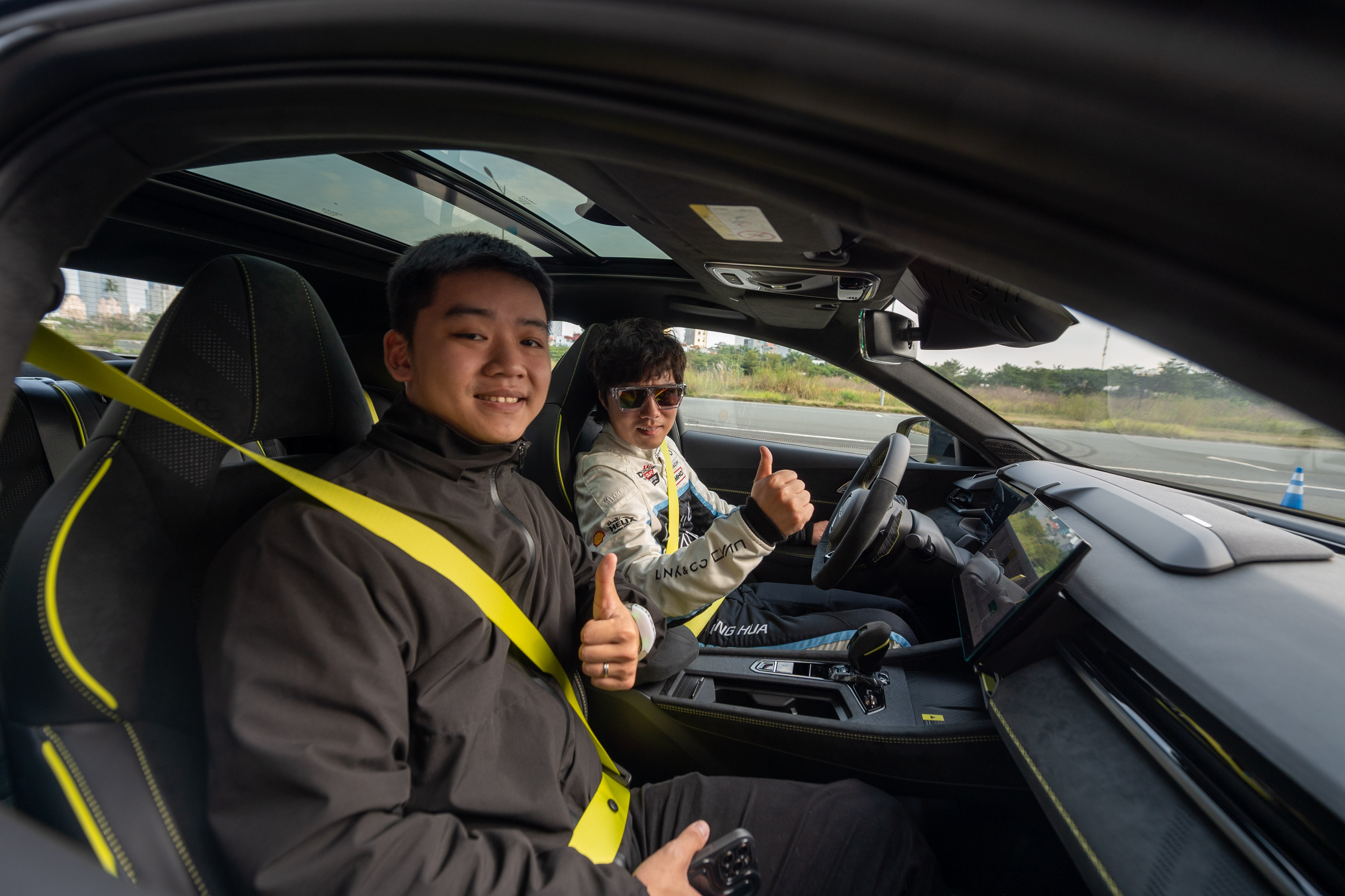 trai nghiem xe the thao anh 3