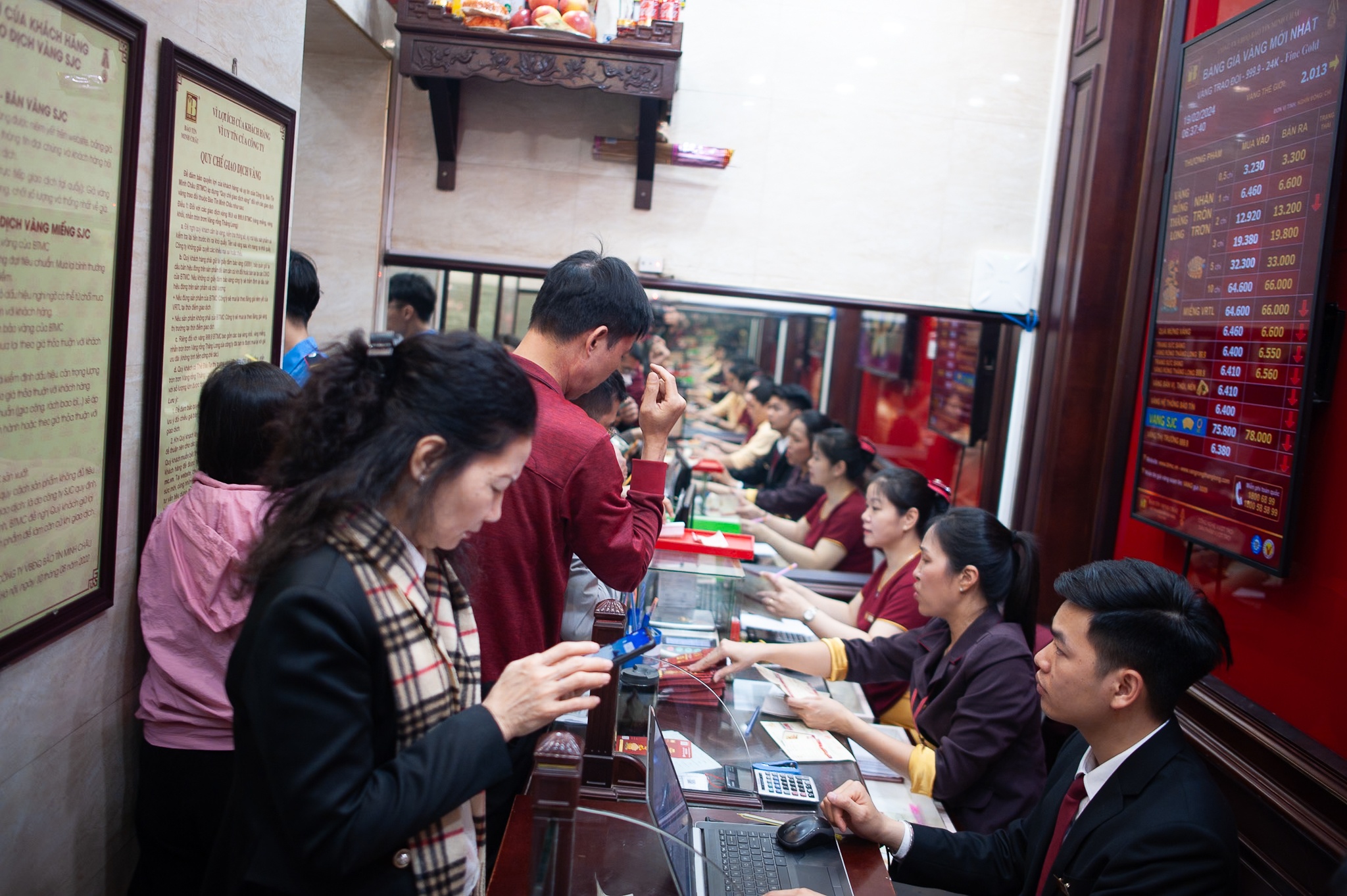 mua vàng ngày Thần Tài ảnh 11 mua vang ngay Than Tai anh 11