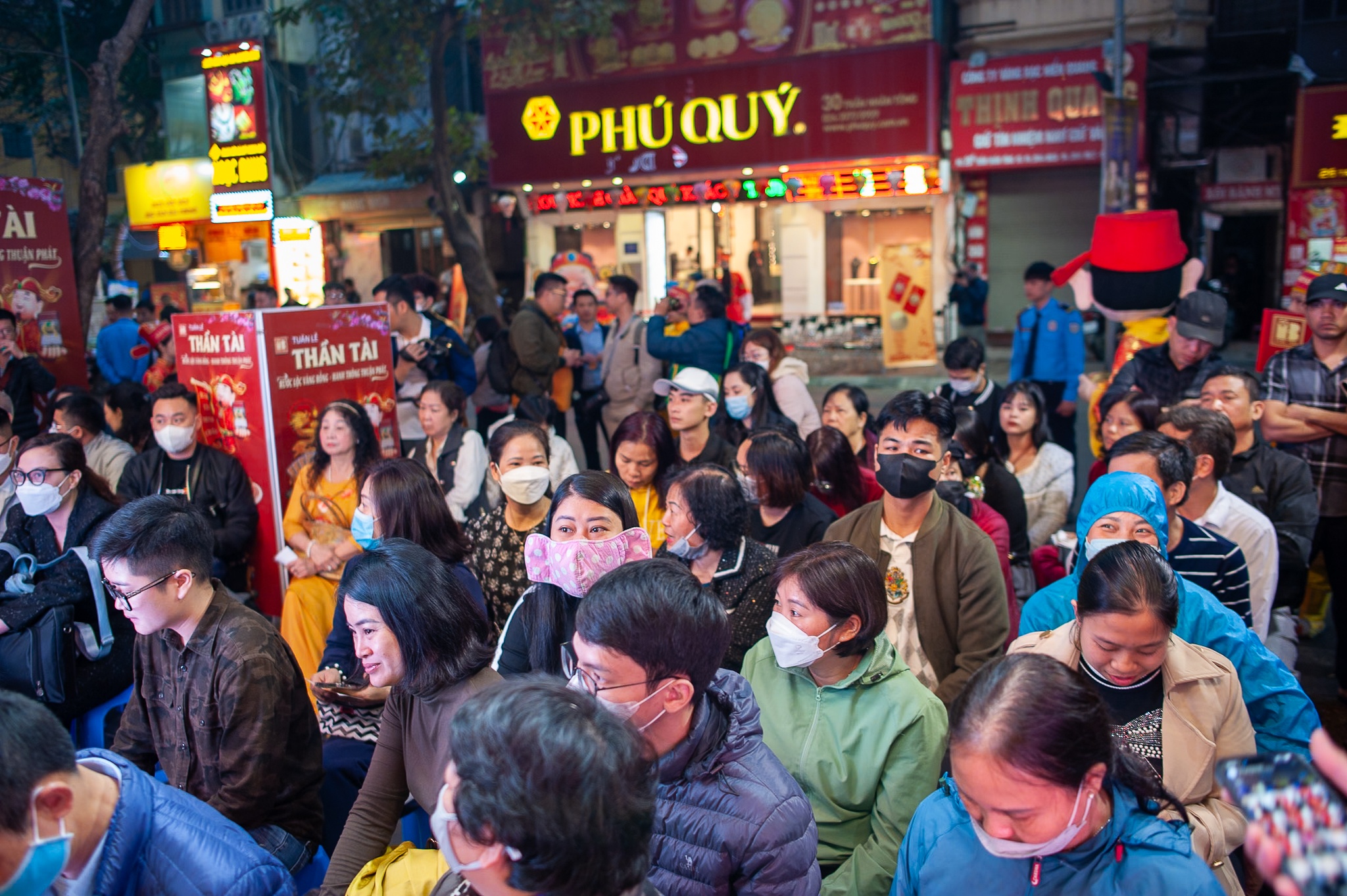 mua vàng ngày Thần Tài ảnh 7 mua vang ngay Than Tai anh 7