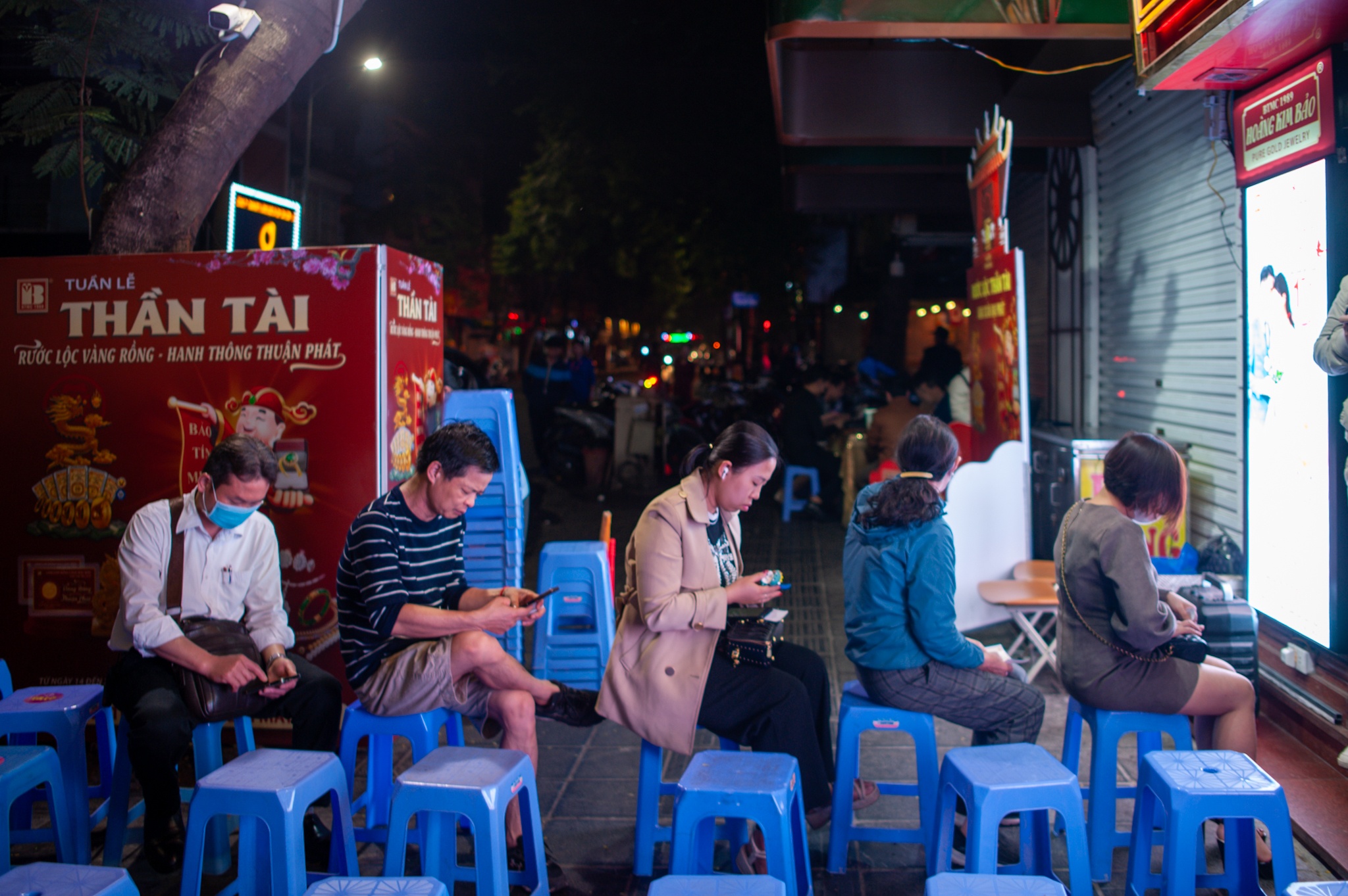 mua vàng ngày Thần Tài ảnh 2 mua vang ngay Than Tai anh 2