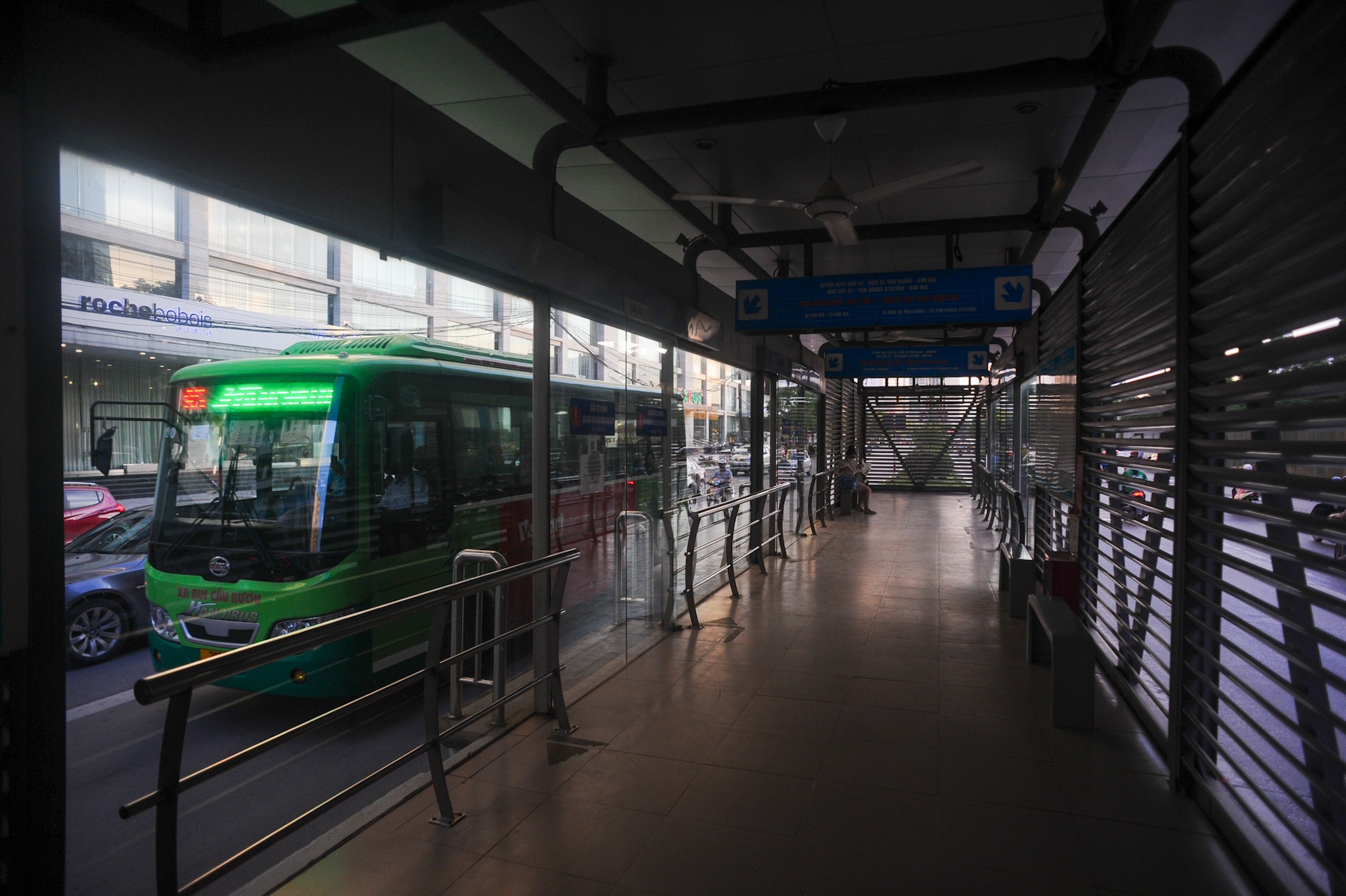 buyt nhanh BRT anh 12