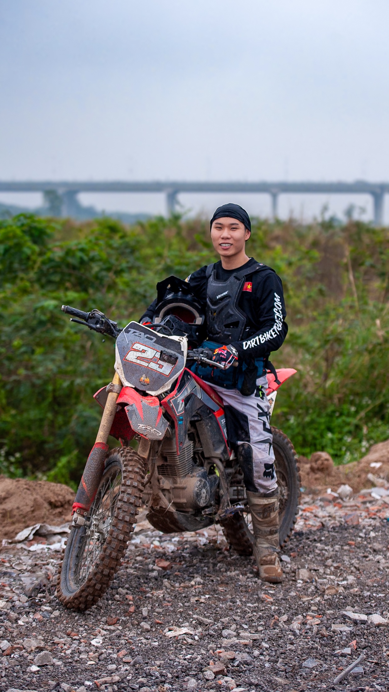 dua xe enduro anh 2