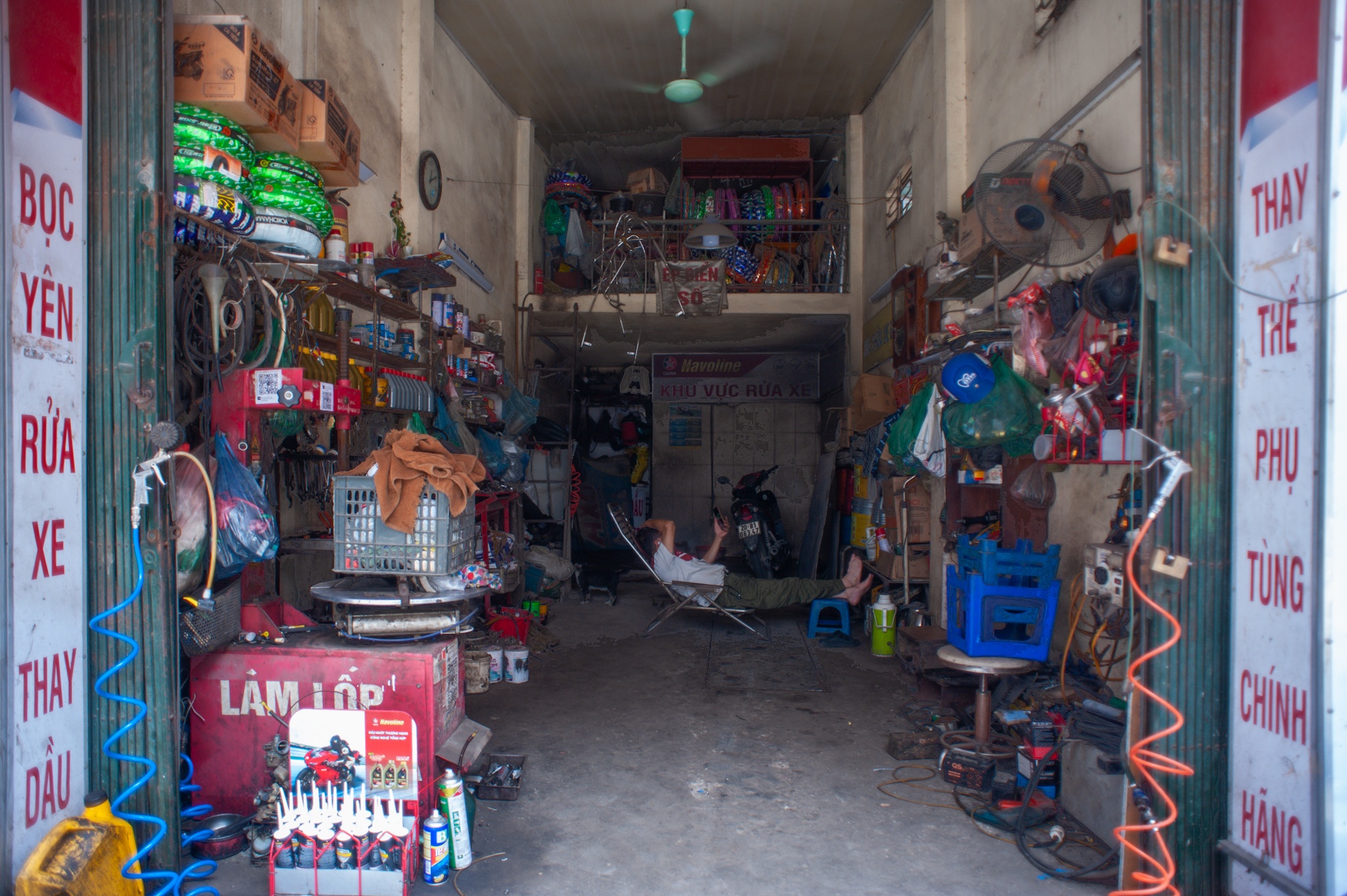 chay trung kinh anh 17