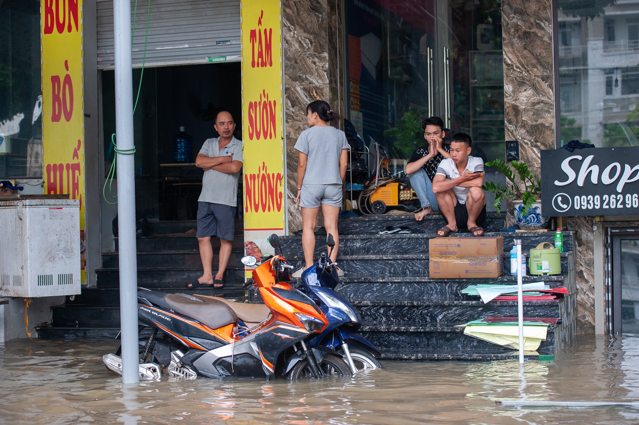 Ngap lut o Ha Noi anh 10